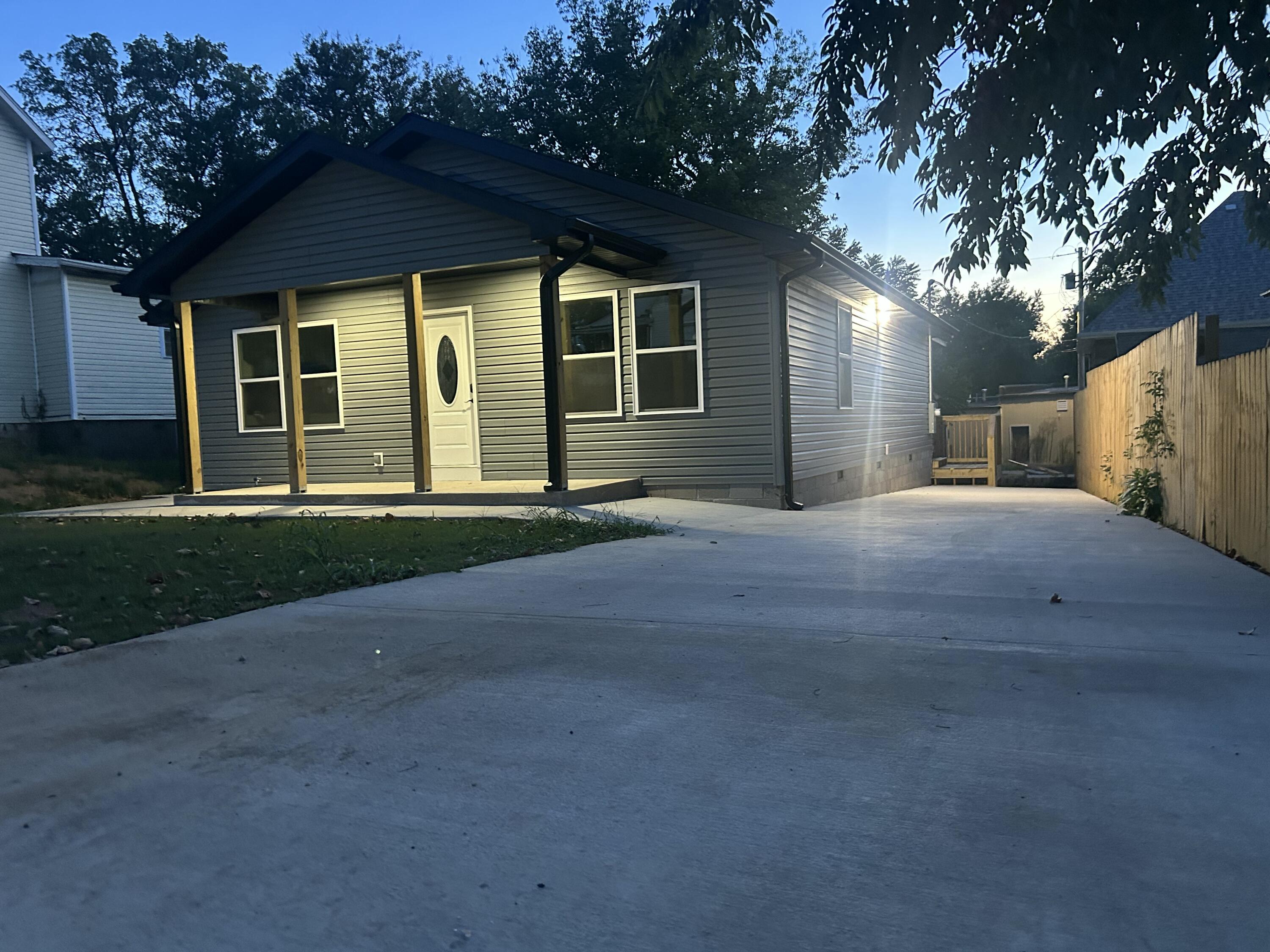 Photo 28 - Residential for sale – 408  2nd Street  Monett, MO