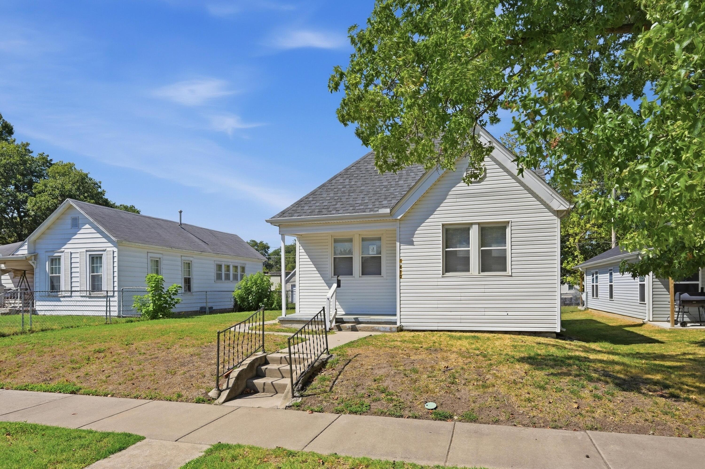 Photo 2 - Residential for sale – 1410 S Byers Avenue  Joplin, MO