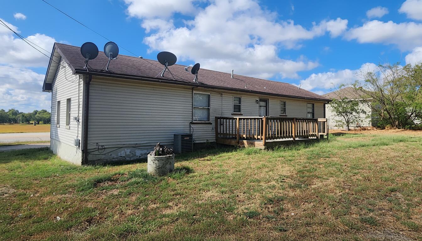 Photo 4 - Residential for sale – 12742  State Highway 86   Neosho, MO