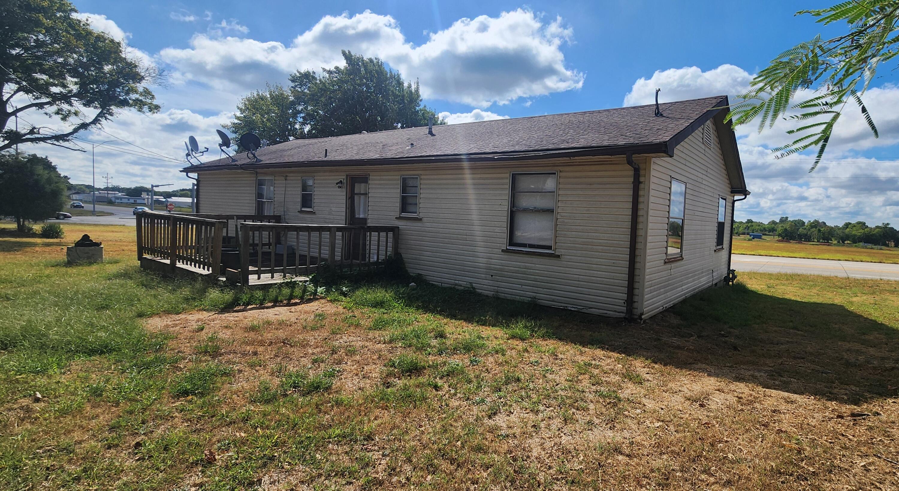 Photo 3 - Residential for sale – 12742  State Highway 86   Neosho, MO