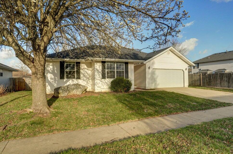 Photo 2 - Residential for sale – 5533 S Walnut Hill Avenue  Springfield, MO