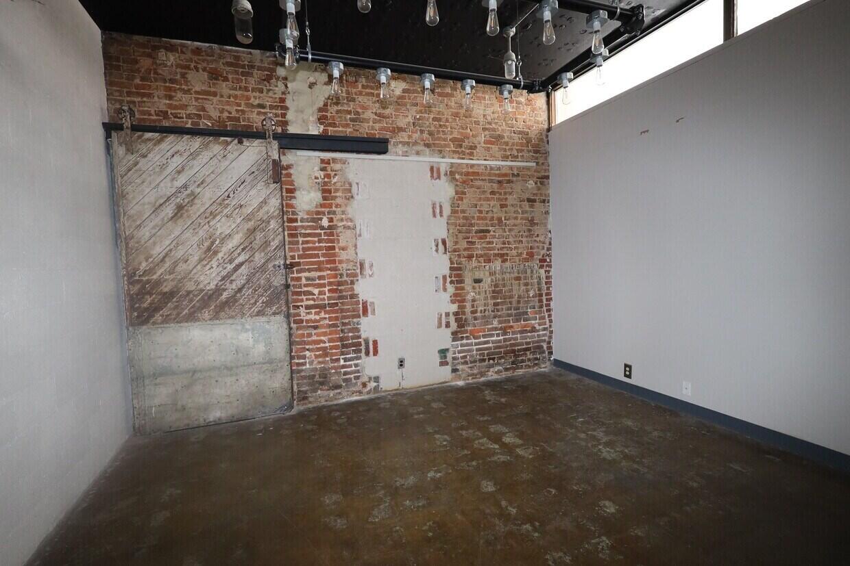Photo 14 - Commercial Lease for sale – 401 N Boonville Avenue  Springfield, MO