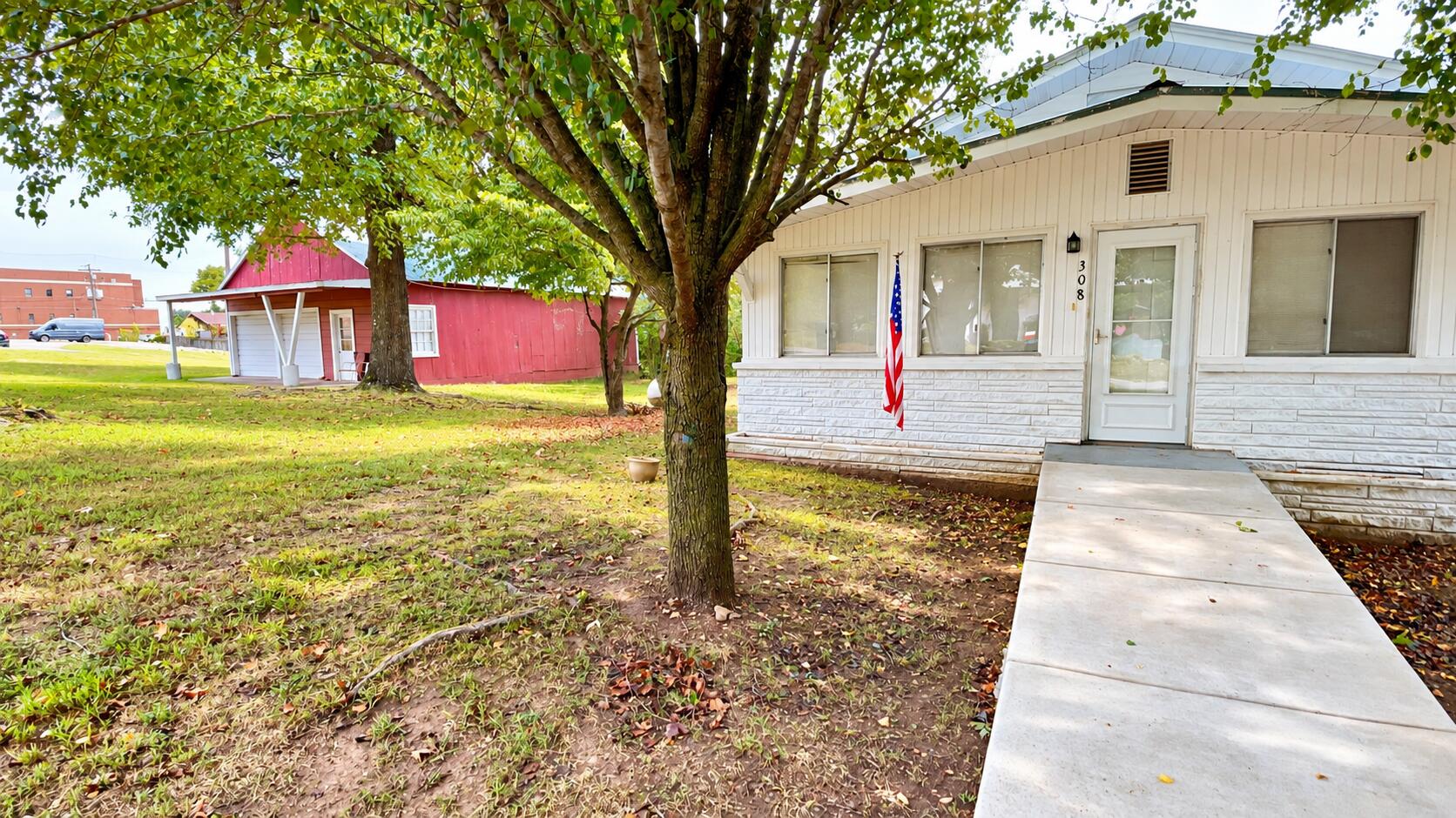 Photo 2 - Residential for sale – 308 S Maple Street  Galena, MO
