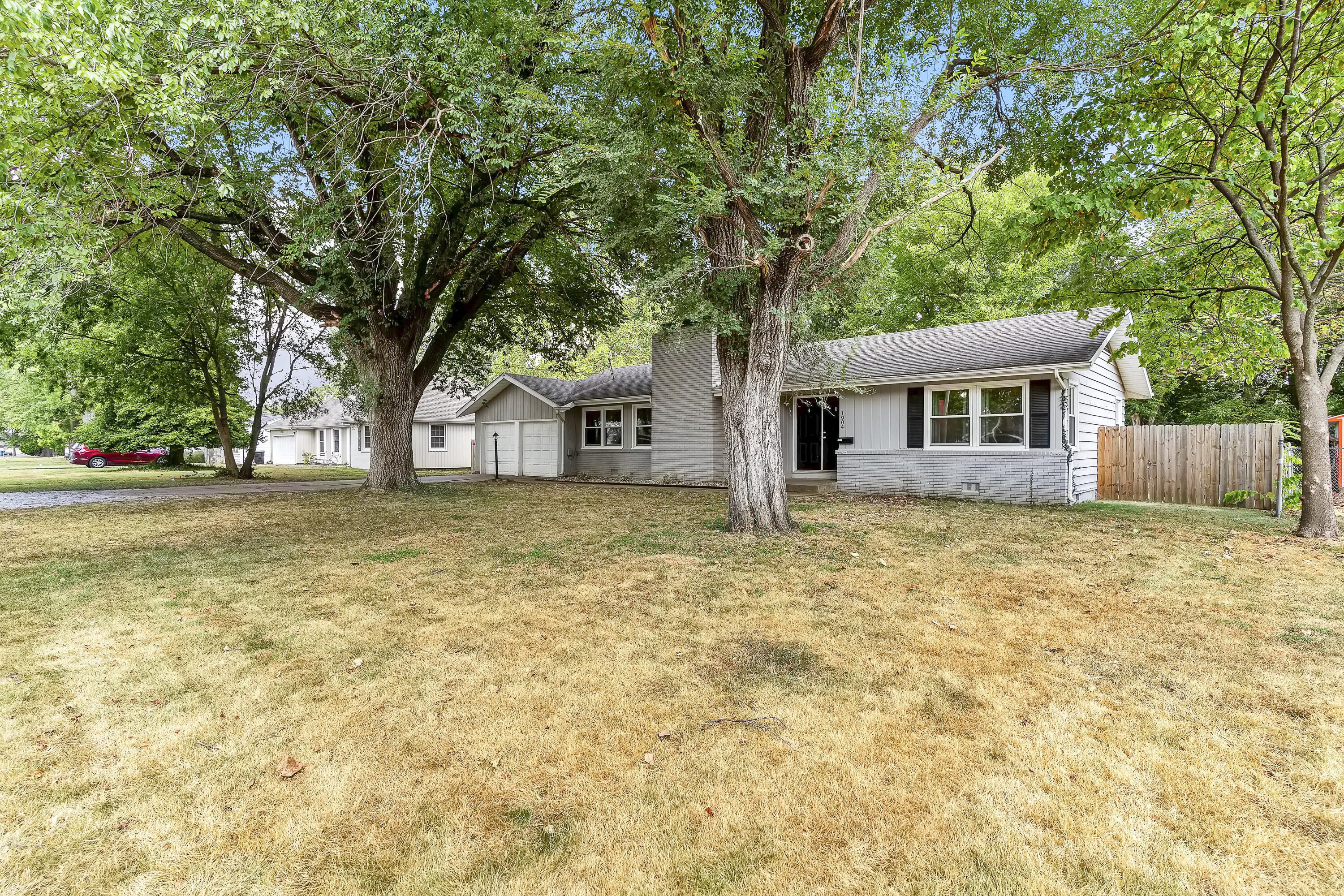 Photo 3 - Residential for sale – 1904 S Glencrest Avenue  Springfield, MO