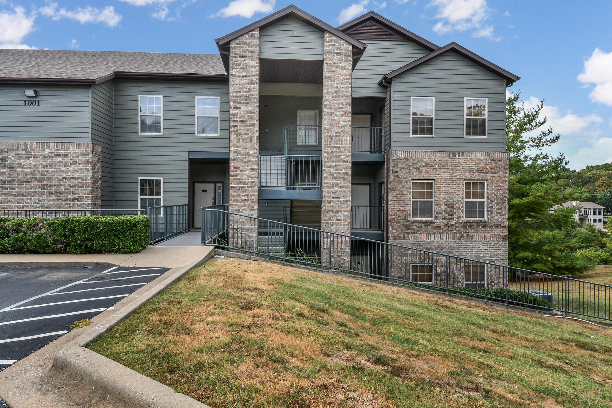 Photo 2 - Residential for sale – 1001  Golf Drive  Branson West, MO