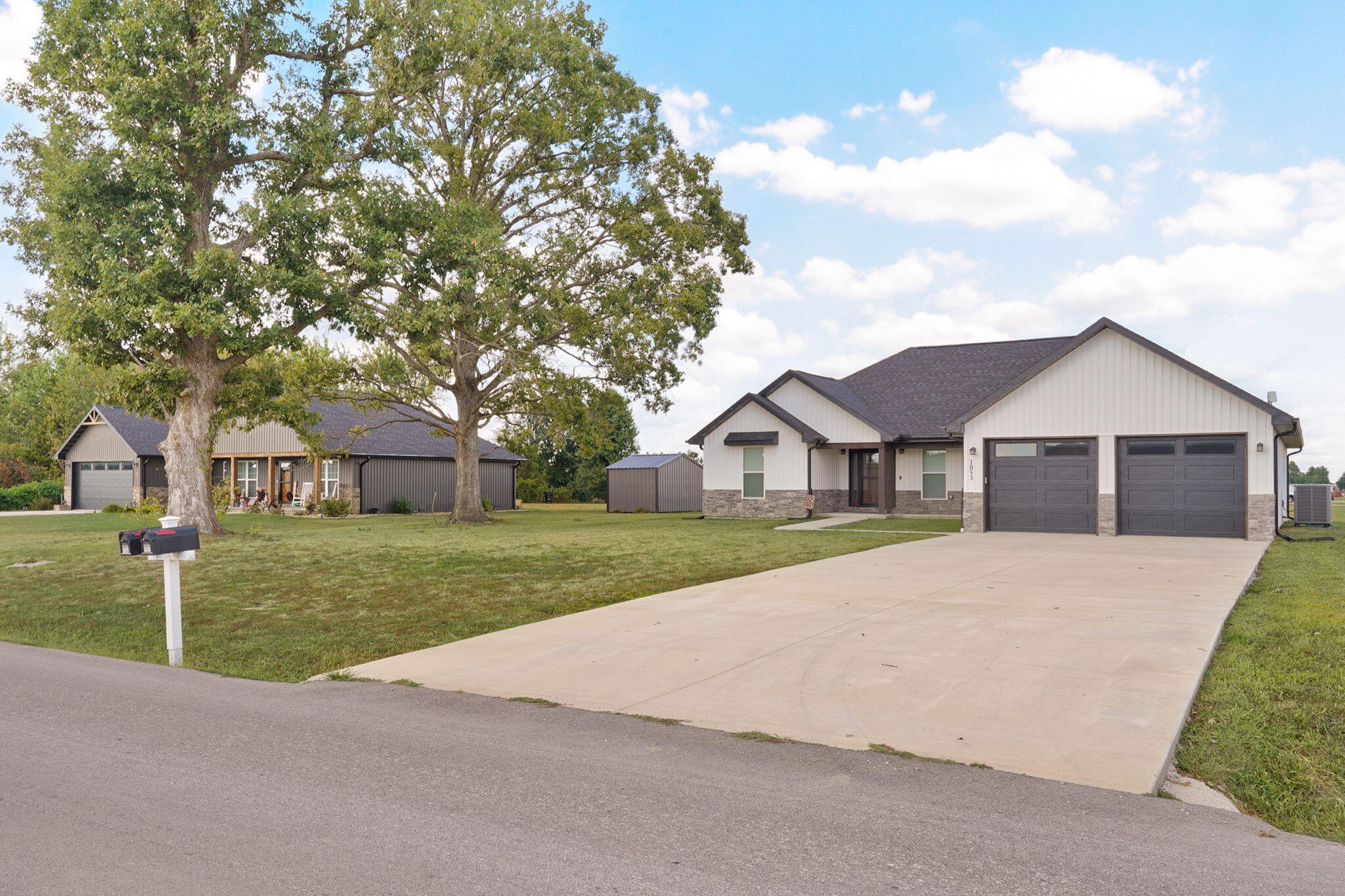 Photo 3 - Residential for sale – 1053 W Thoroughfare Street  Seymour, MO