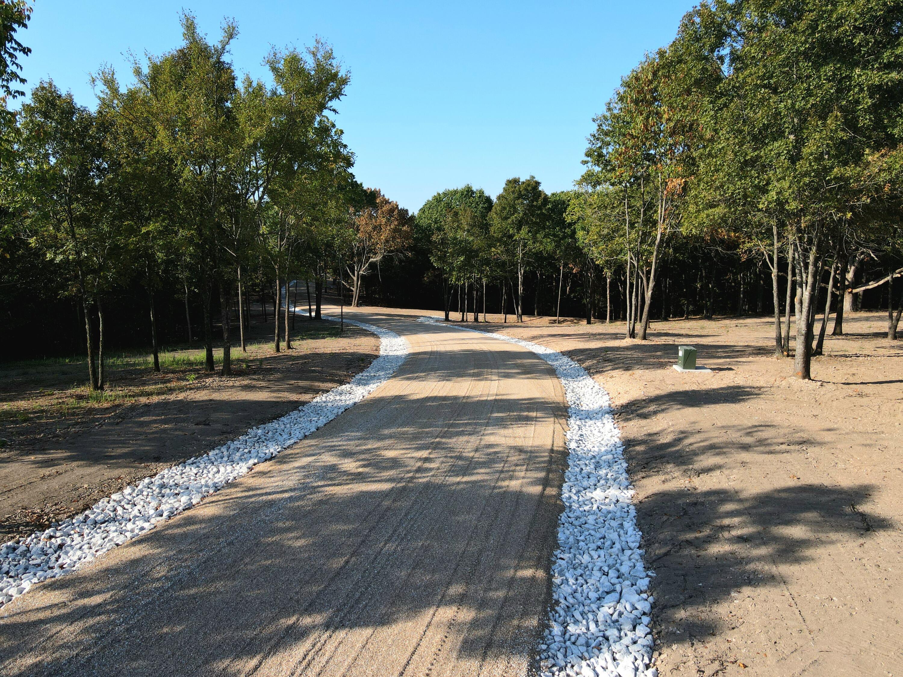 Photo 3 - Land for sale – Lot 4  Whispering Windings Court   Walnut Shade, MO