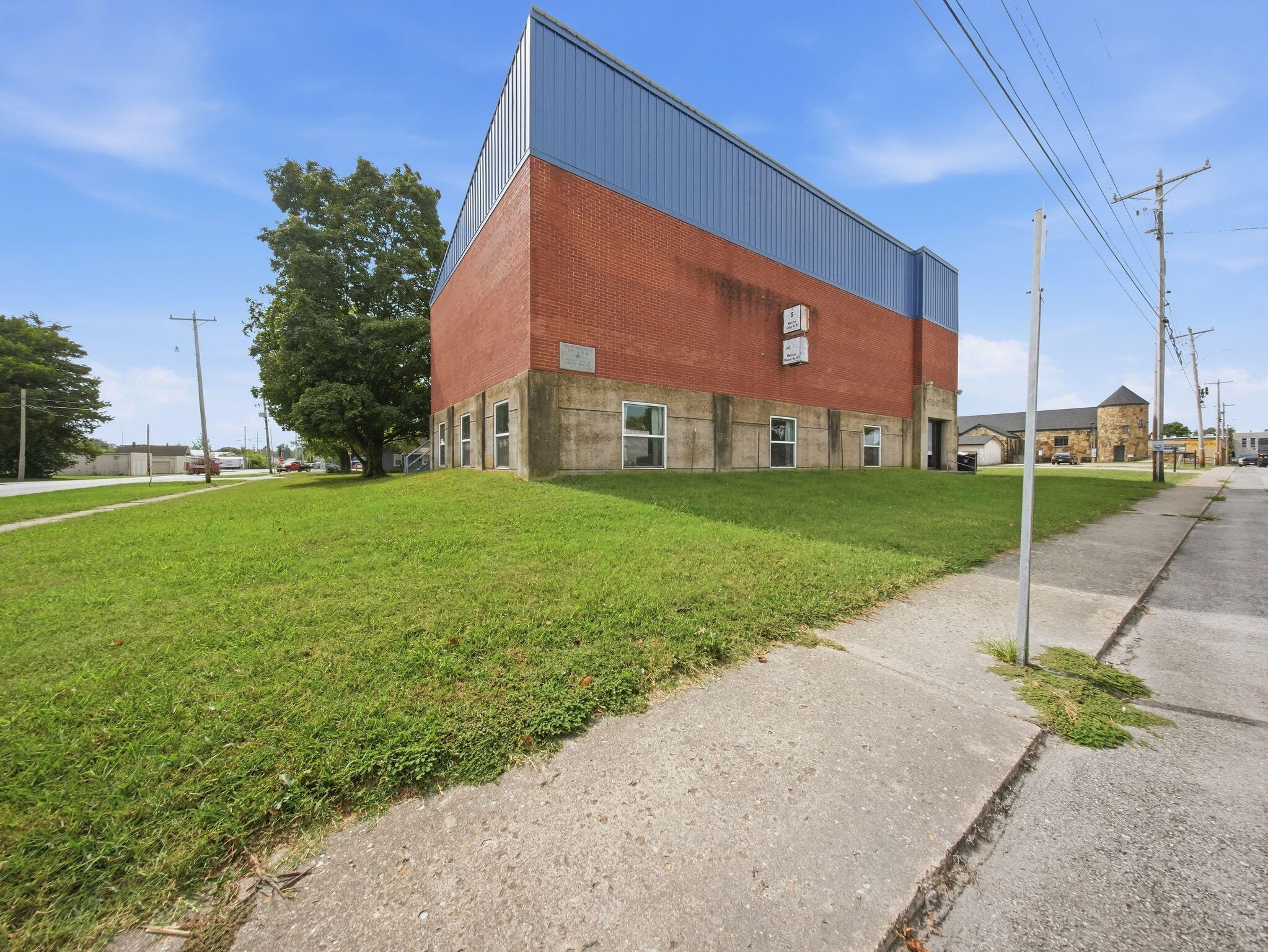 Photo 13 - Commercial Sale for sale – 264 E Washington   Marshfield, MO