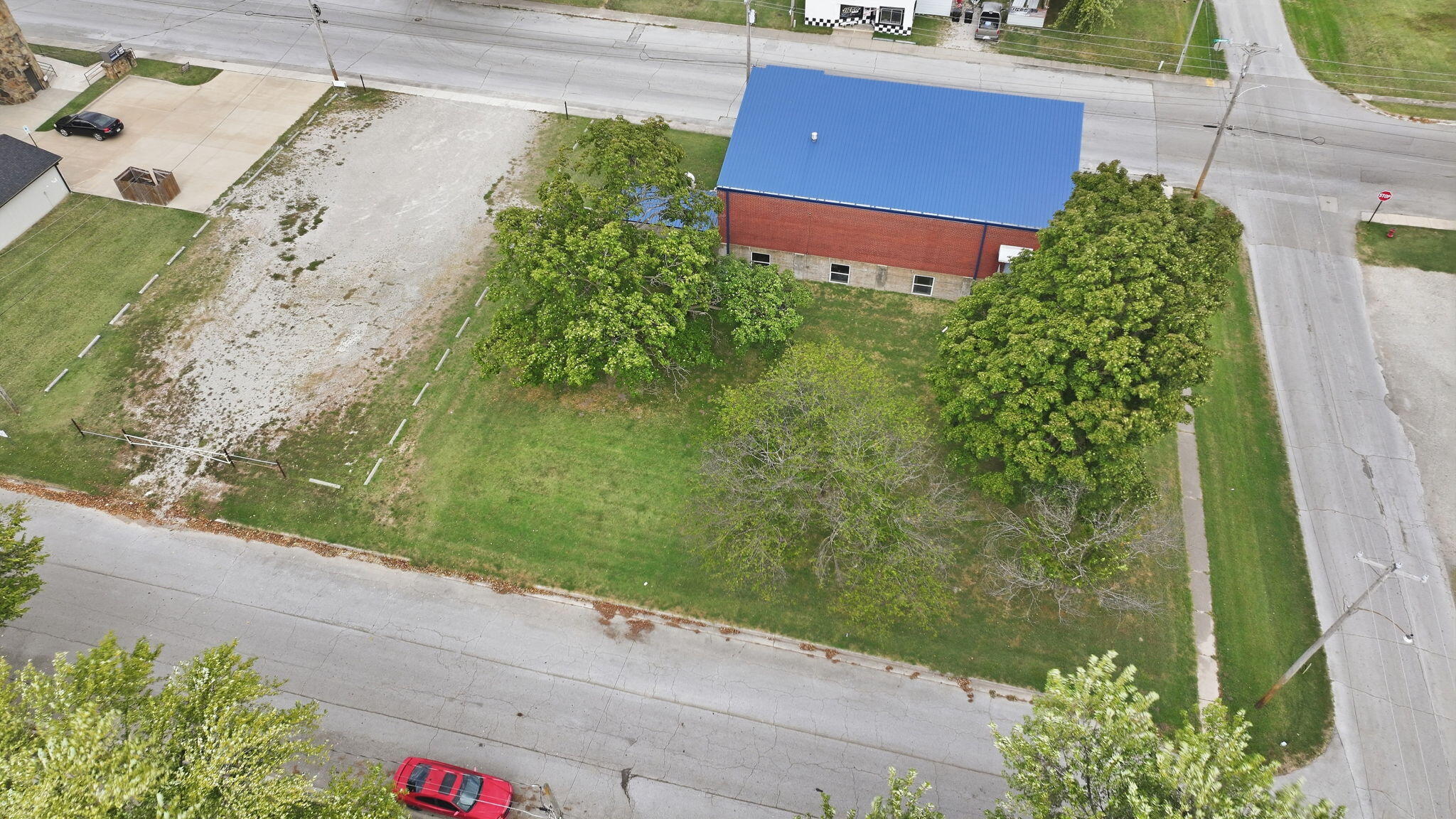 Photo 4 - Commercial Sale for sale – 264 E Washington   Marshfield, MO