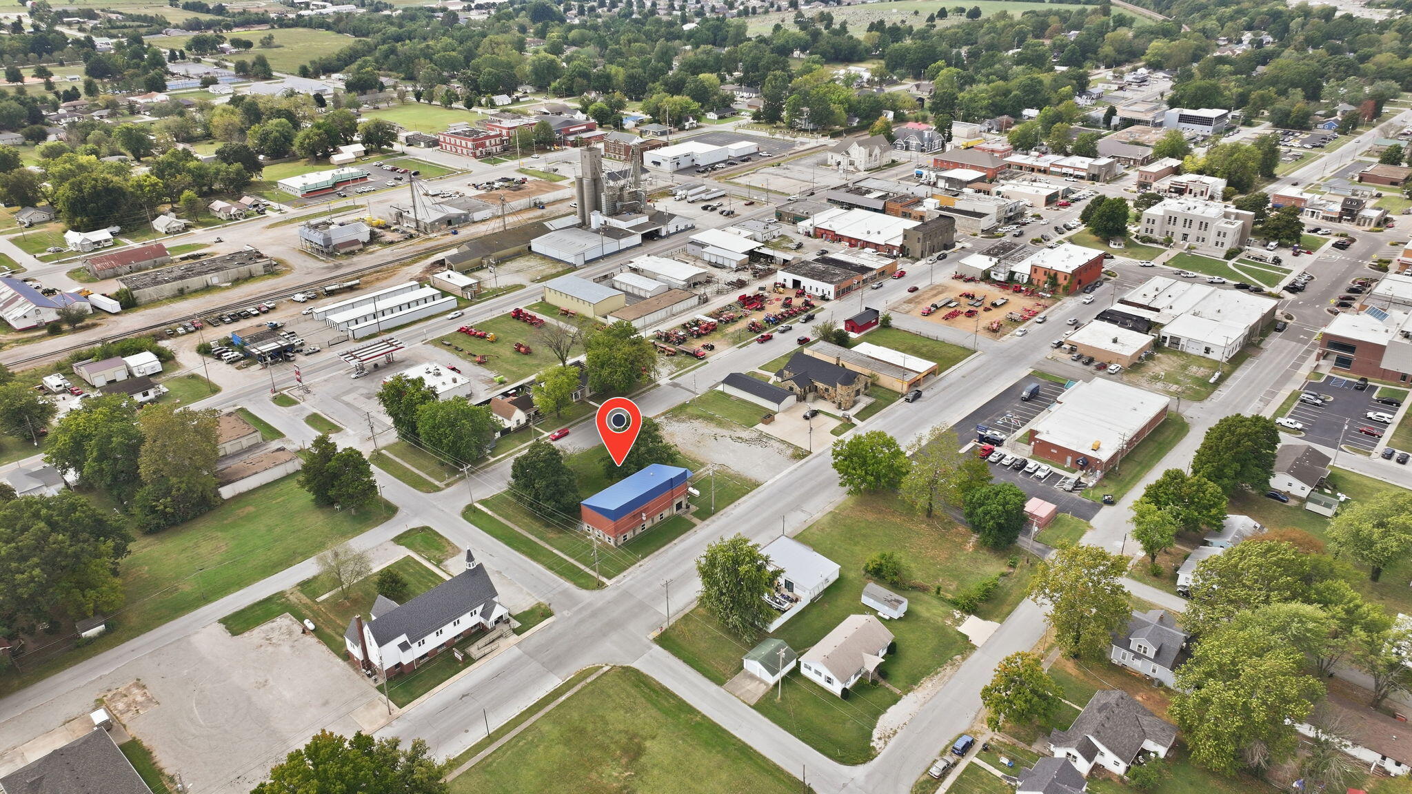 Photo 6 - Commercial Sale for sale – 264 E Washington   Marshfield, MO