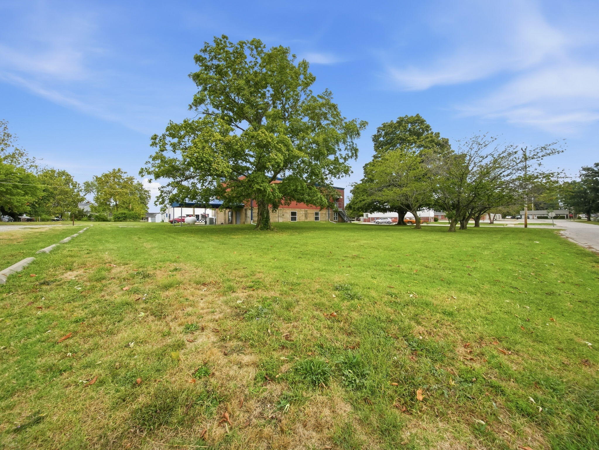Photo 18 - Commercial Sale for sale – 264 E Washington   Marshfield, MO
