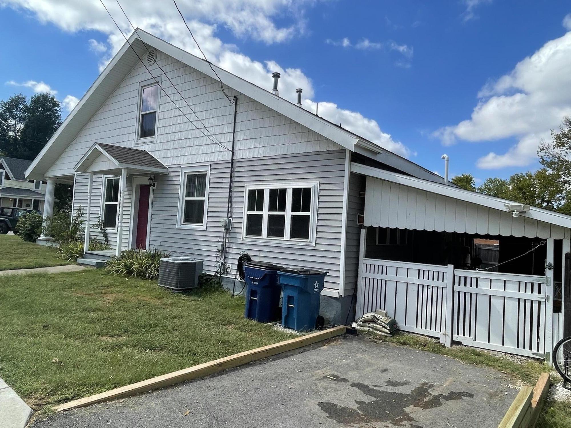 Photo 2 - Residential for sale – 305 E Church Street  Ozark, MO