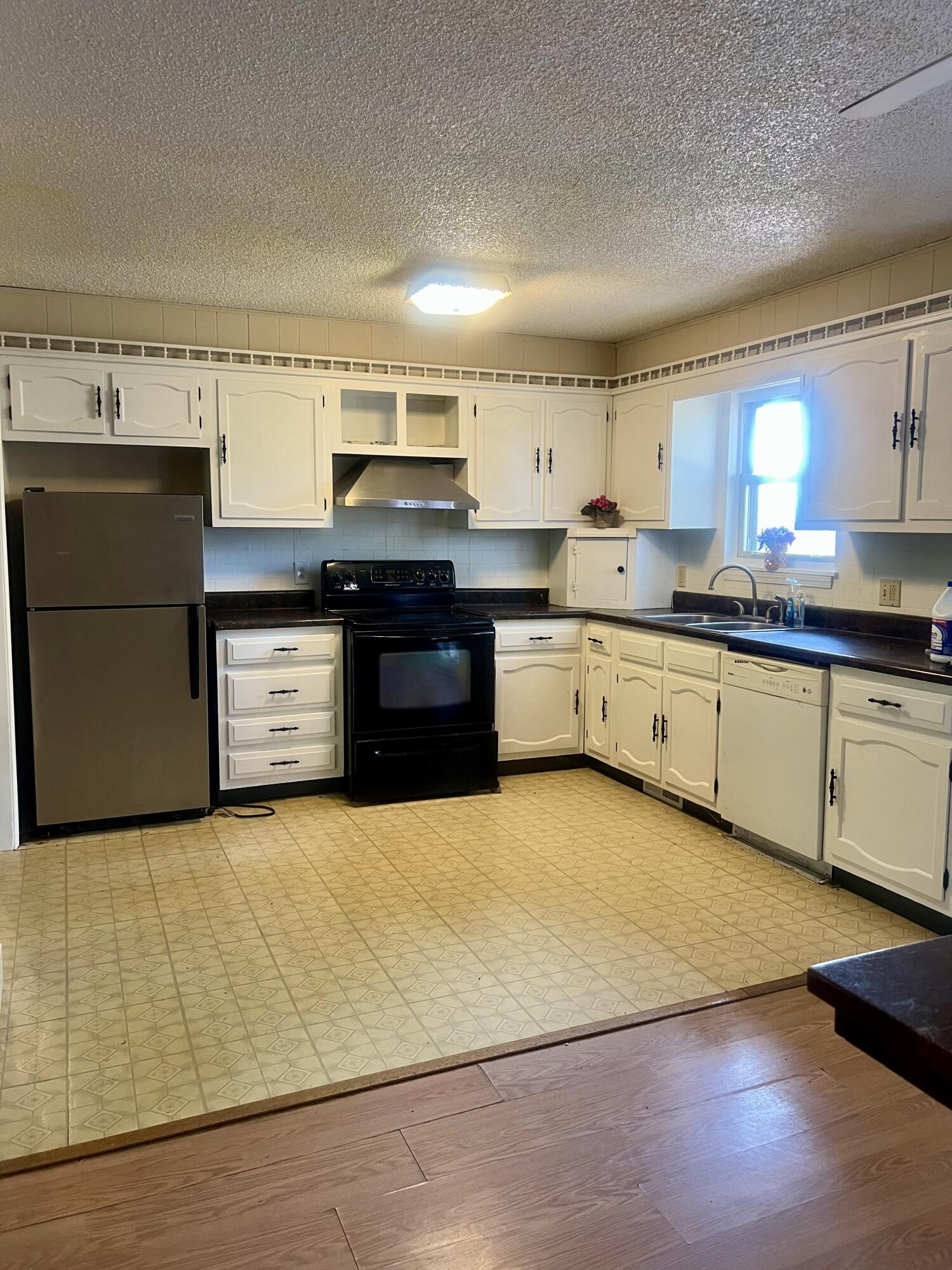 Photo 4 - Residential for sale – 2079  Talking Rocks Road  Branson West, MO