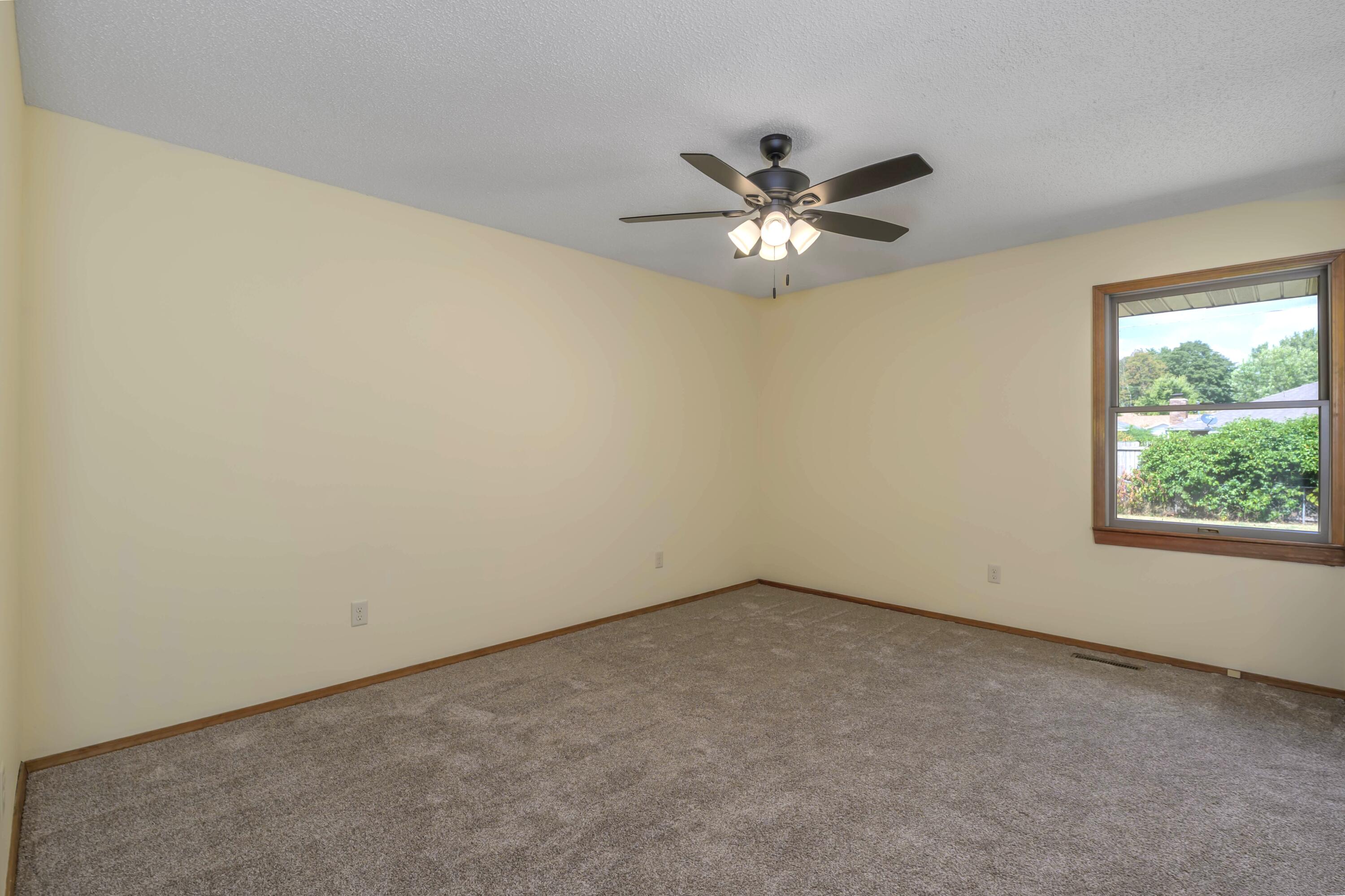 Photo 15 - Residential for sale – 1141 E Cambridge Street  Springfield, MO