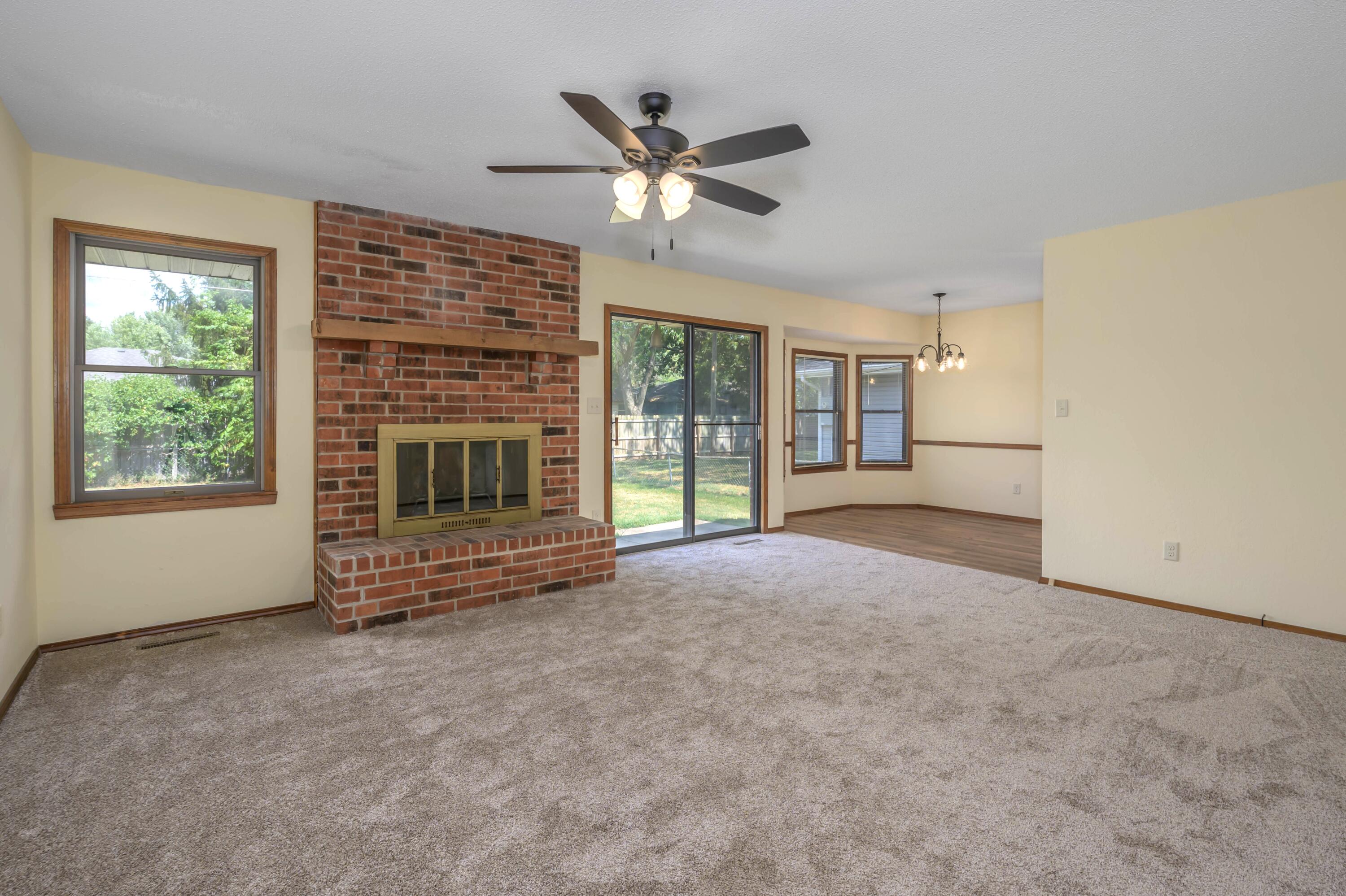 Photo 7 - Residential for sale – 1141 E Cambridge Street  Springfield, MO