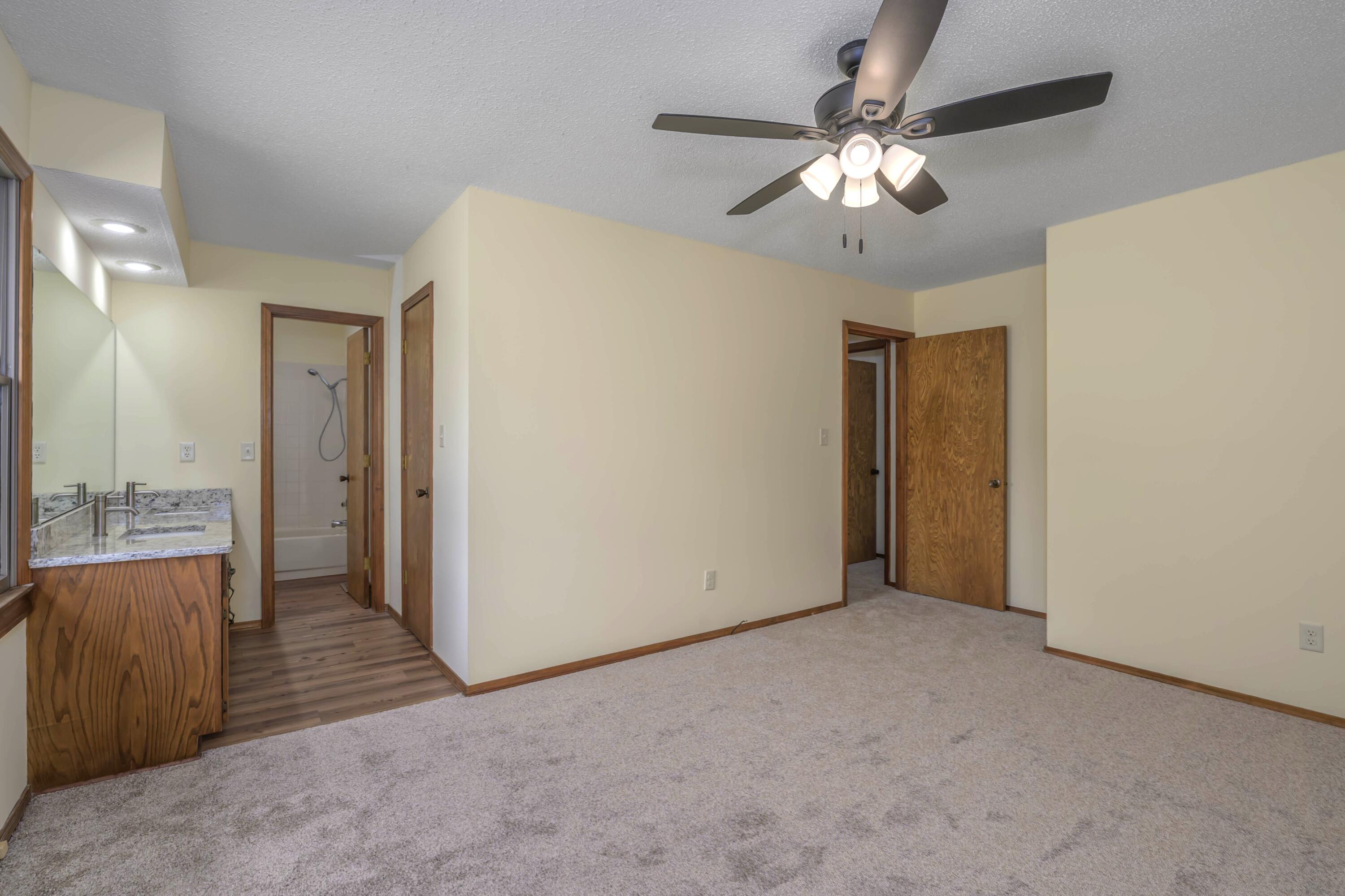 Photo 16 - Residential for sale – 1141 E Cambridge Street  Springfield, MO