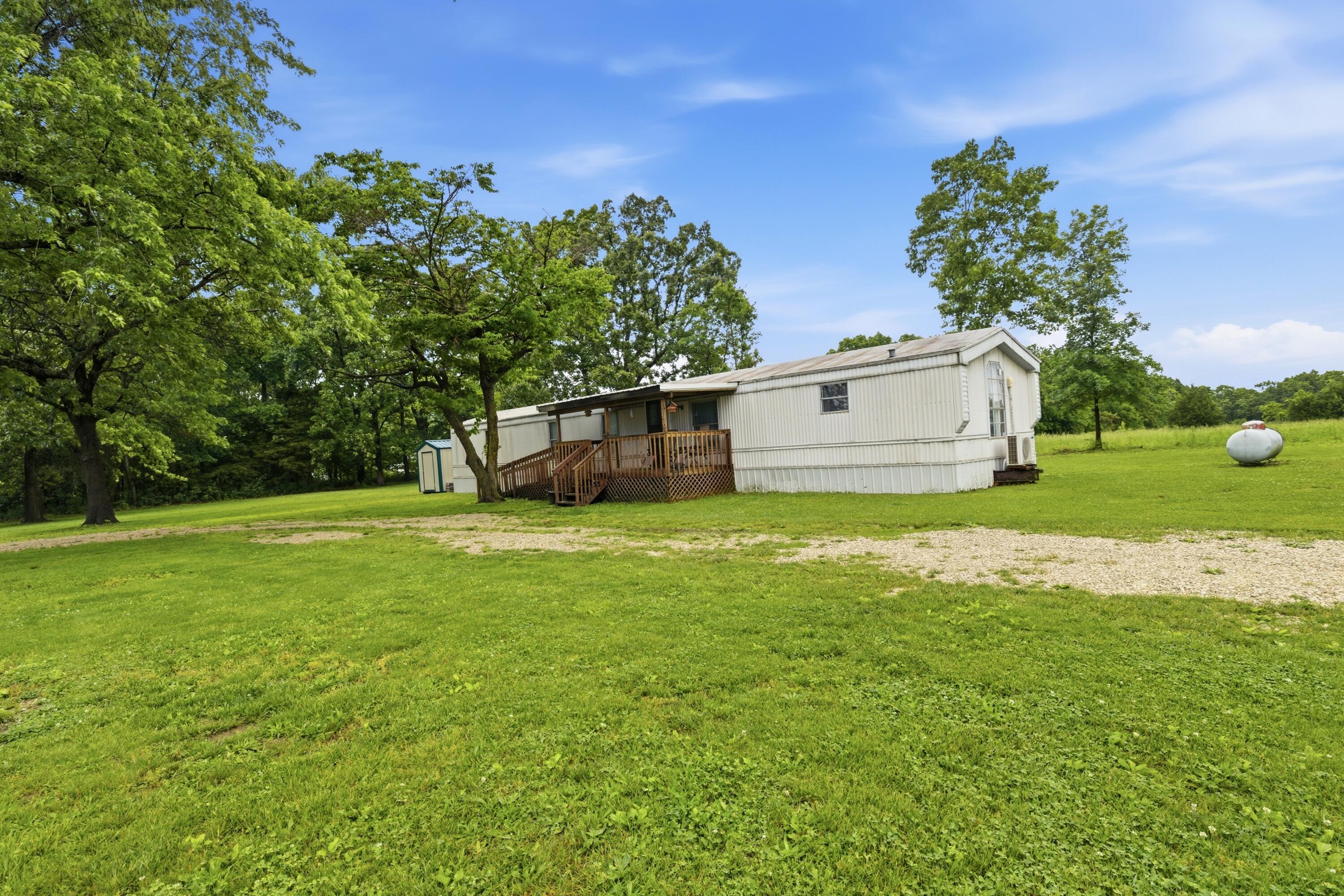 Residential for sale – 1919  Burnett Road  Seymour, MO