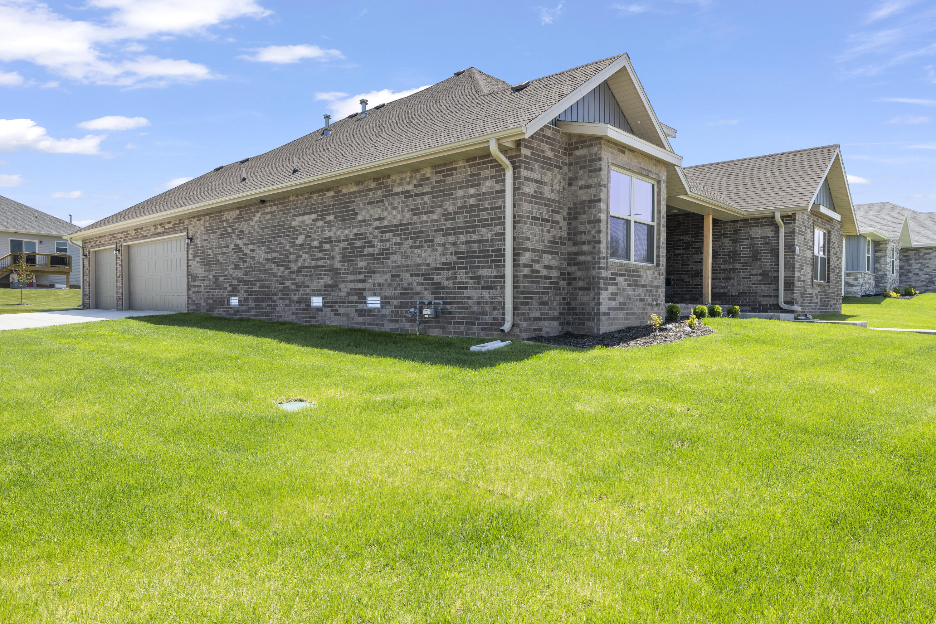 Photo 2 - Residential for sale – 1353 N Sandy Creek Circle  Nixa, MO