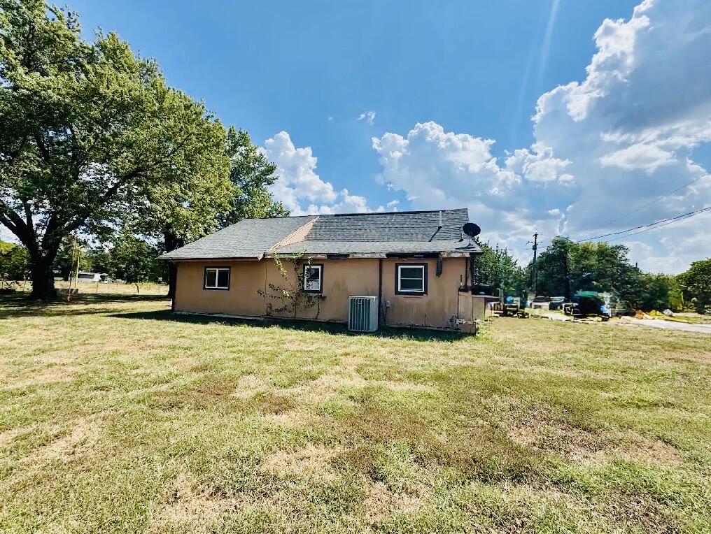 Photo 2 - Residential for sale – 502 N Main Street  Greenfield, MO