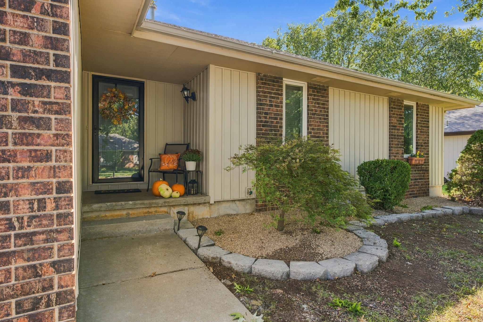 Photo 4 - Residential for sale – 1120 E Highpoint Street  Springfield, MO