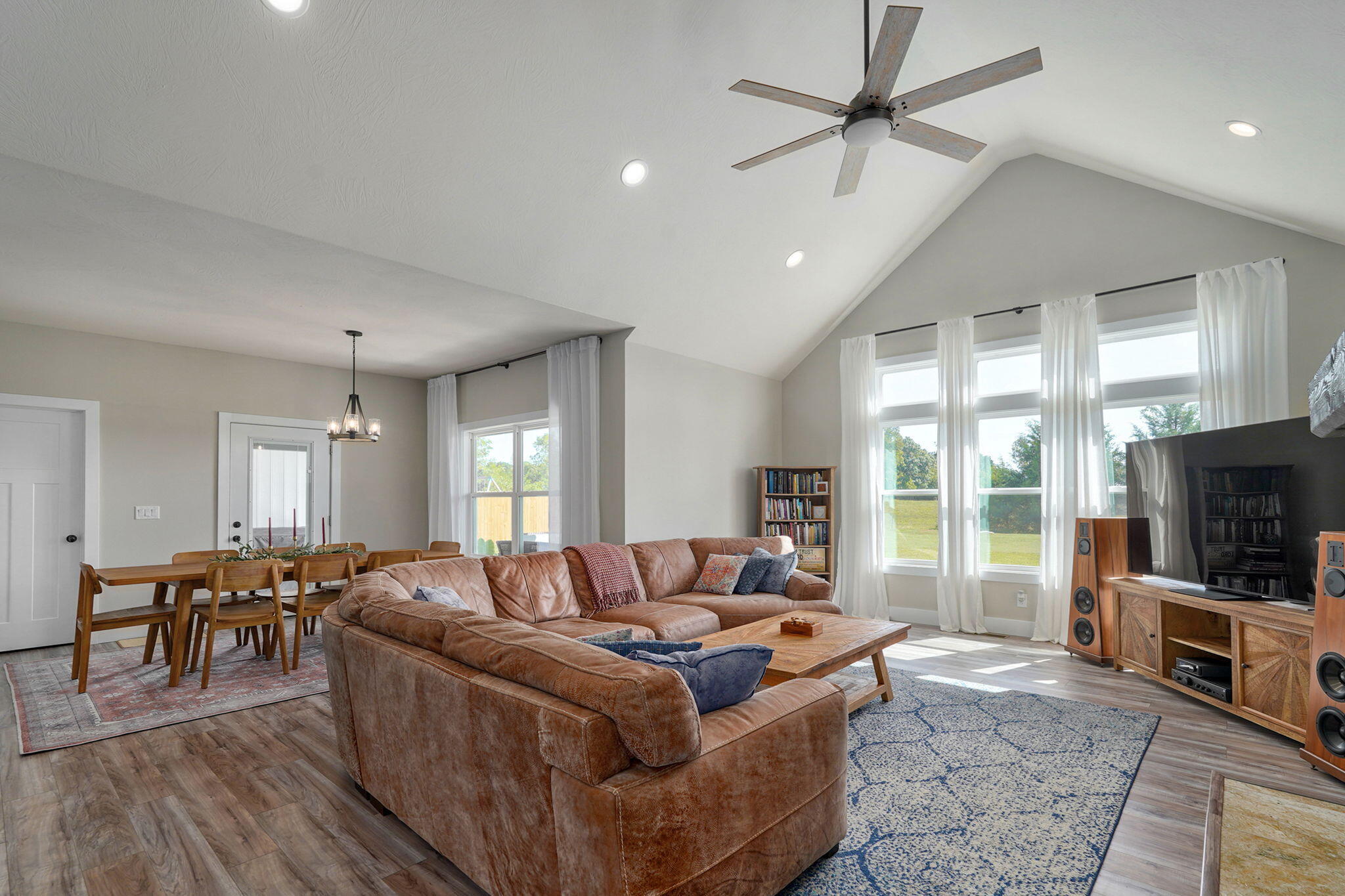 Photo 13 - Residential for sale – 1608 E Fairwind   Ozark, MO