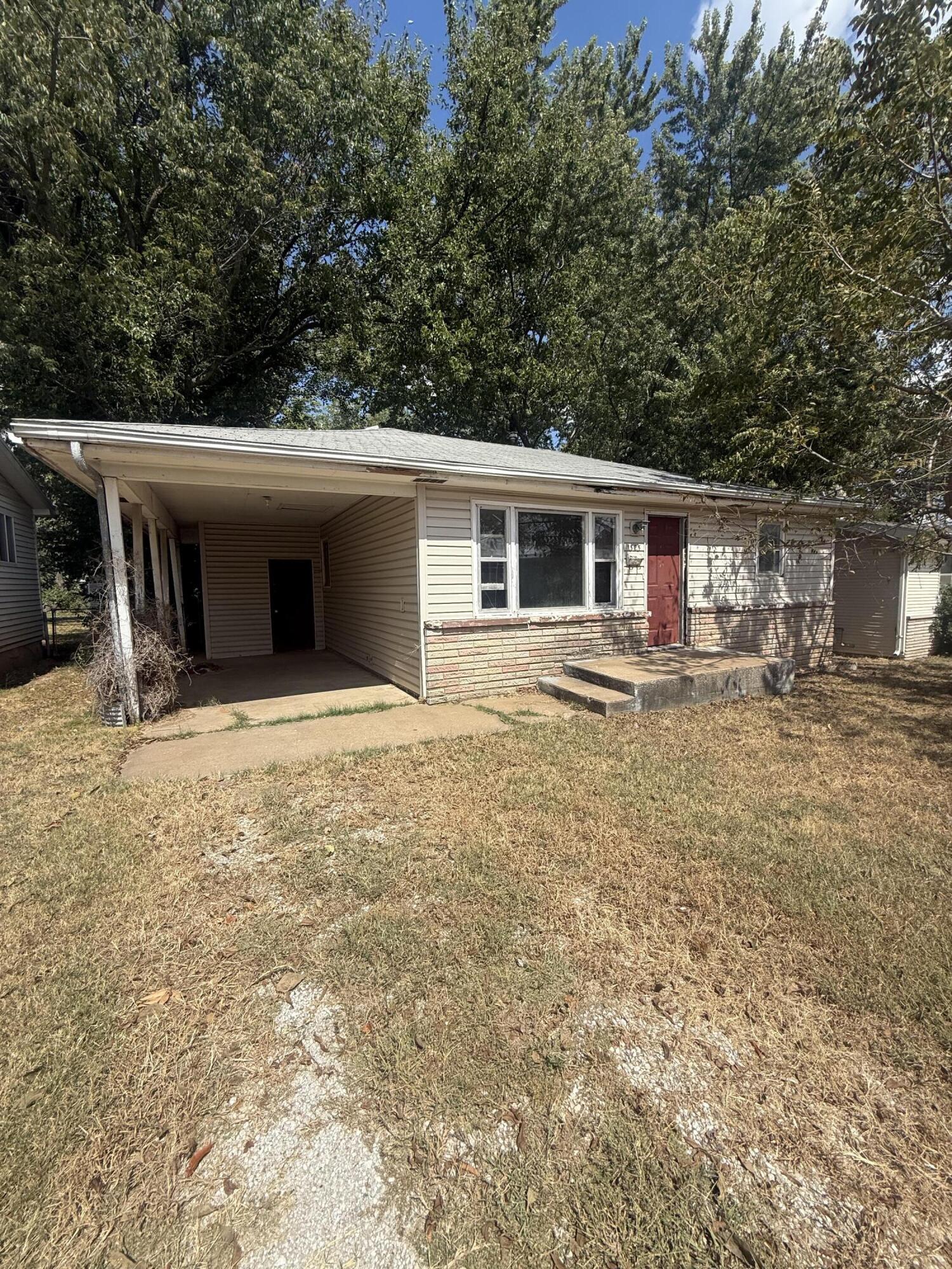 Photo 3 - Residential for sale – 1323 W Poplar Street  Springfield, MO