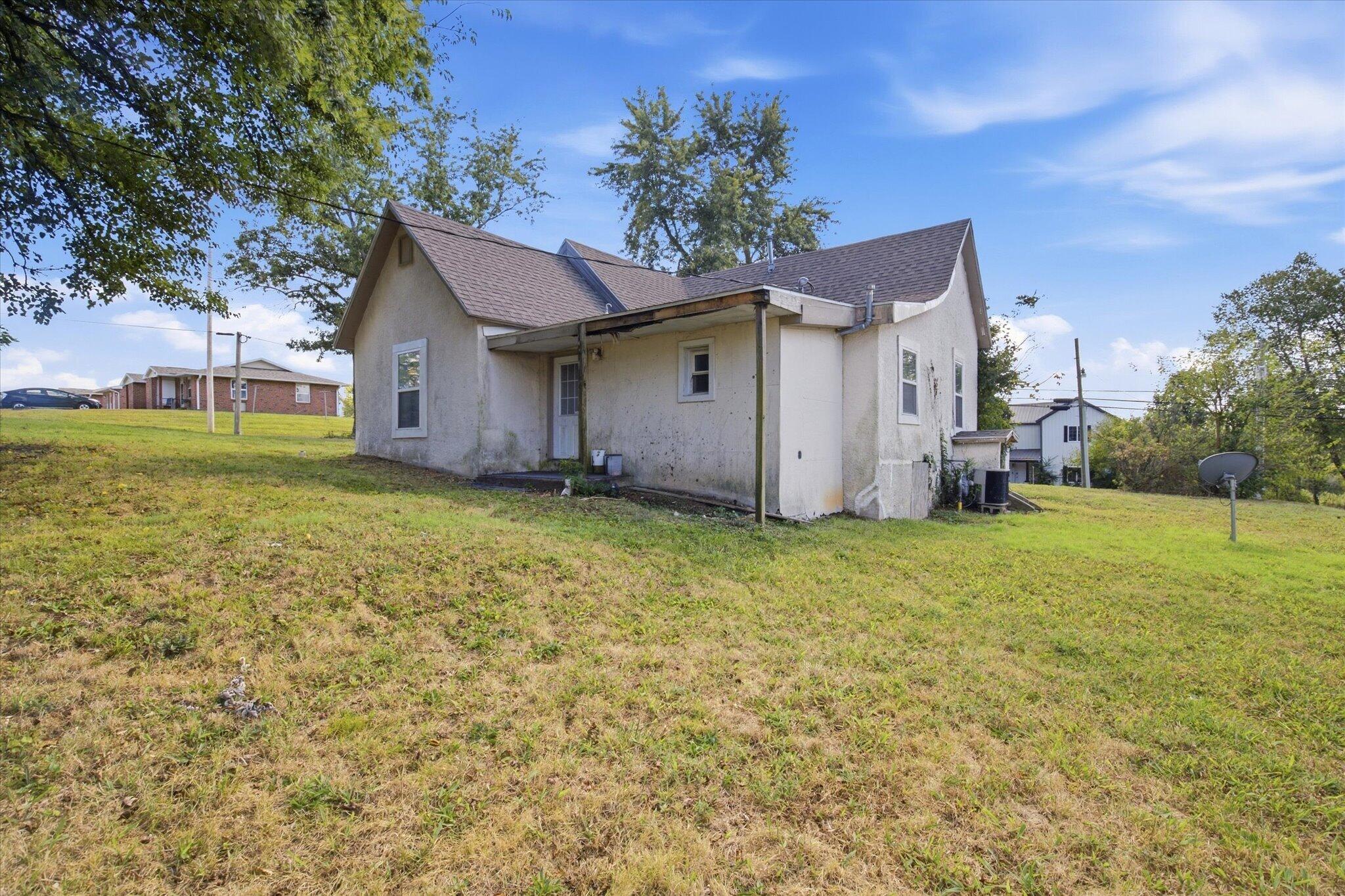 Photo 6 - Residential for sale – 616 E Commercial Street  Mansfield, MO