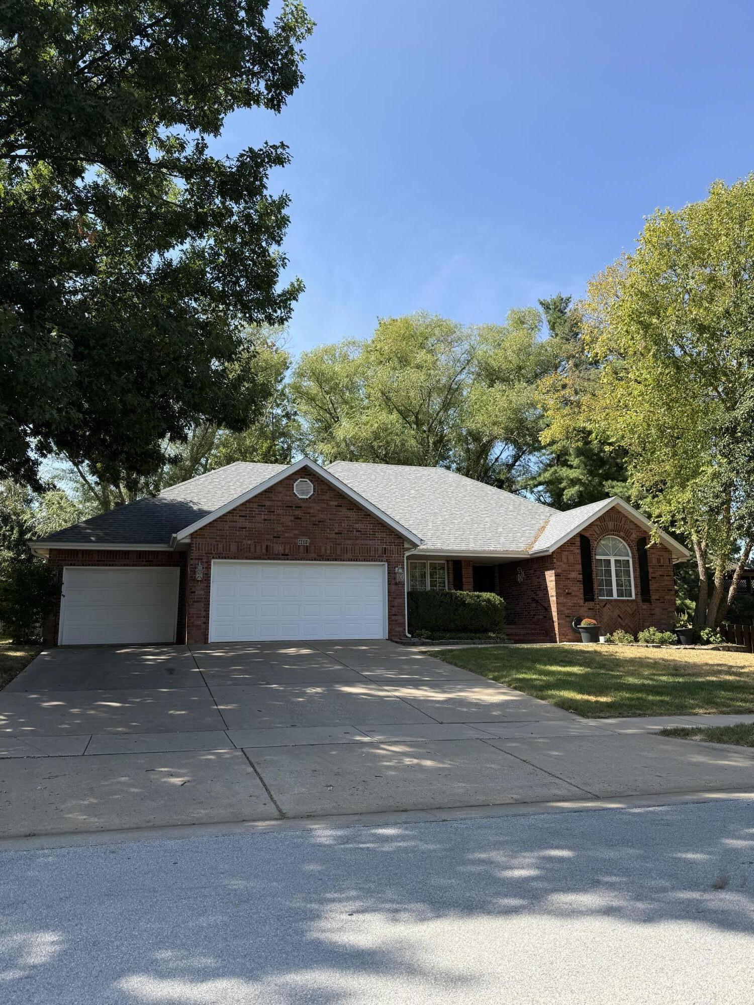 Photo 2 - Residential for sale – 4601 S Quail Creek Avenue  Springfield, MO