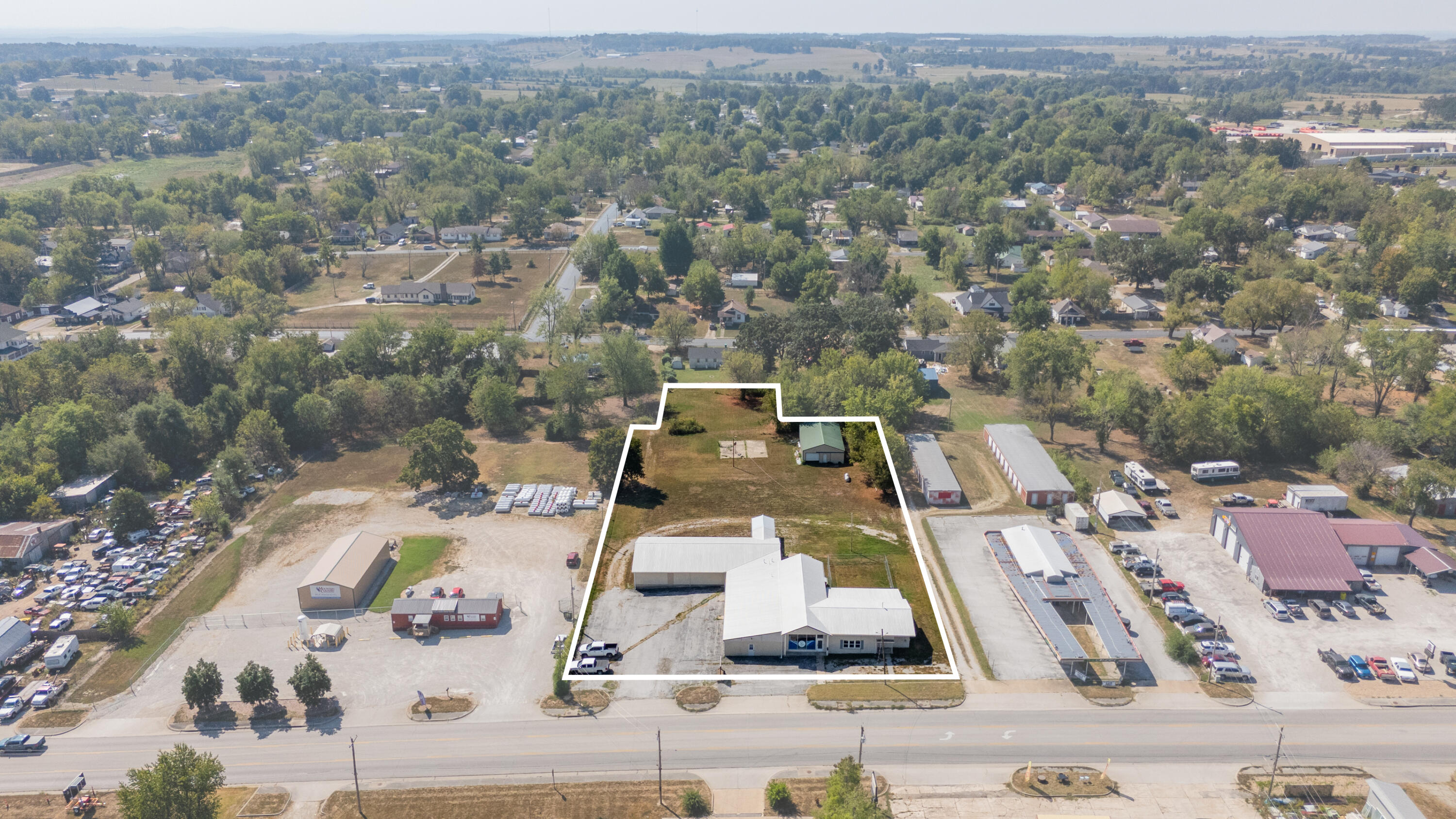 Photo 23 - Commercial Sale for sale – 610 W 3rd   Mountain Grove, MO