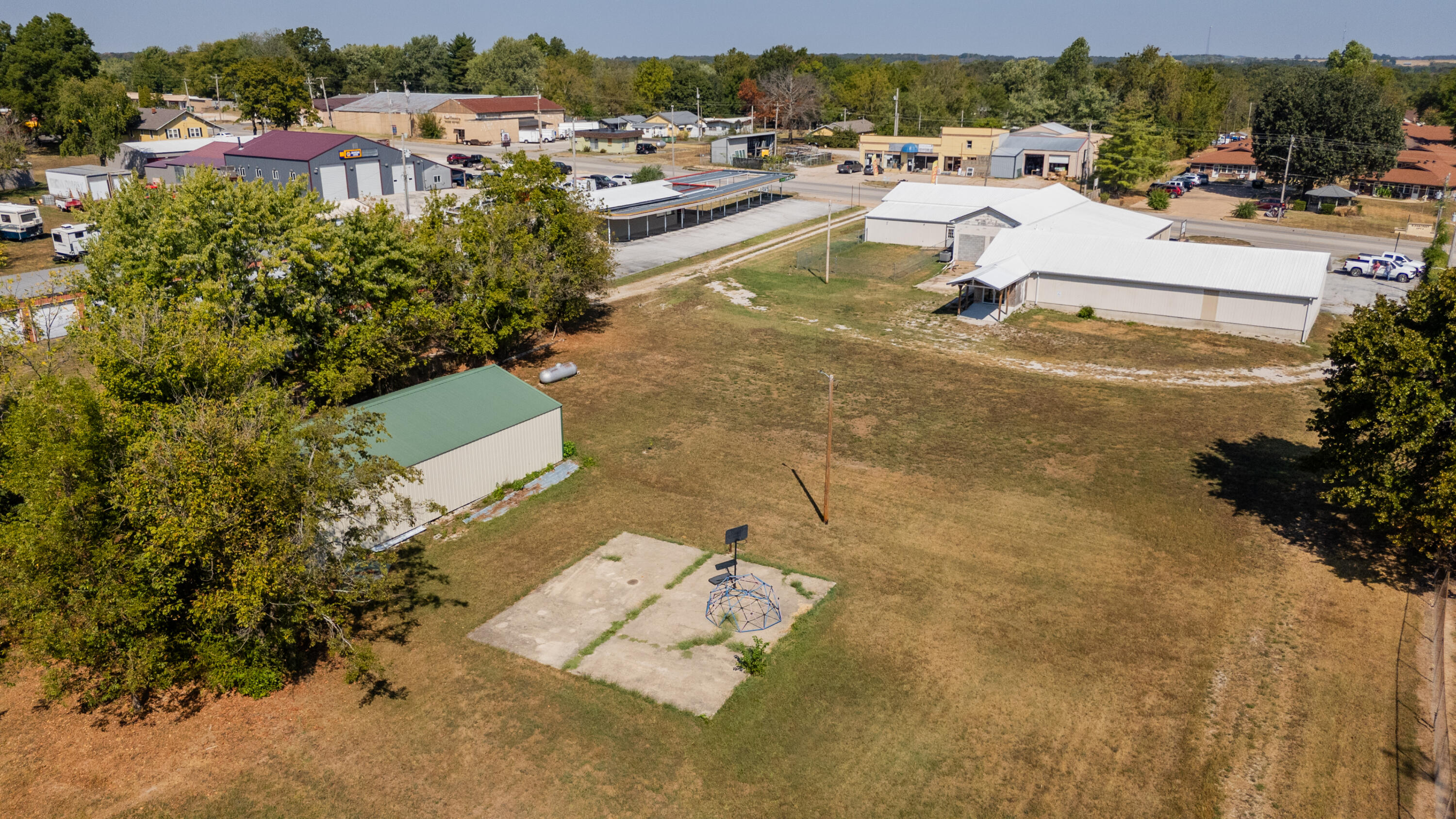 Photo 31 - Commercial Sale for sale – 610 W 3rd   Mountain Grove, MO