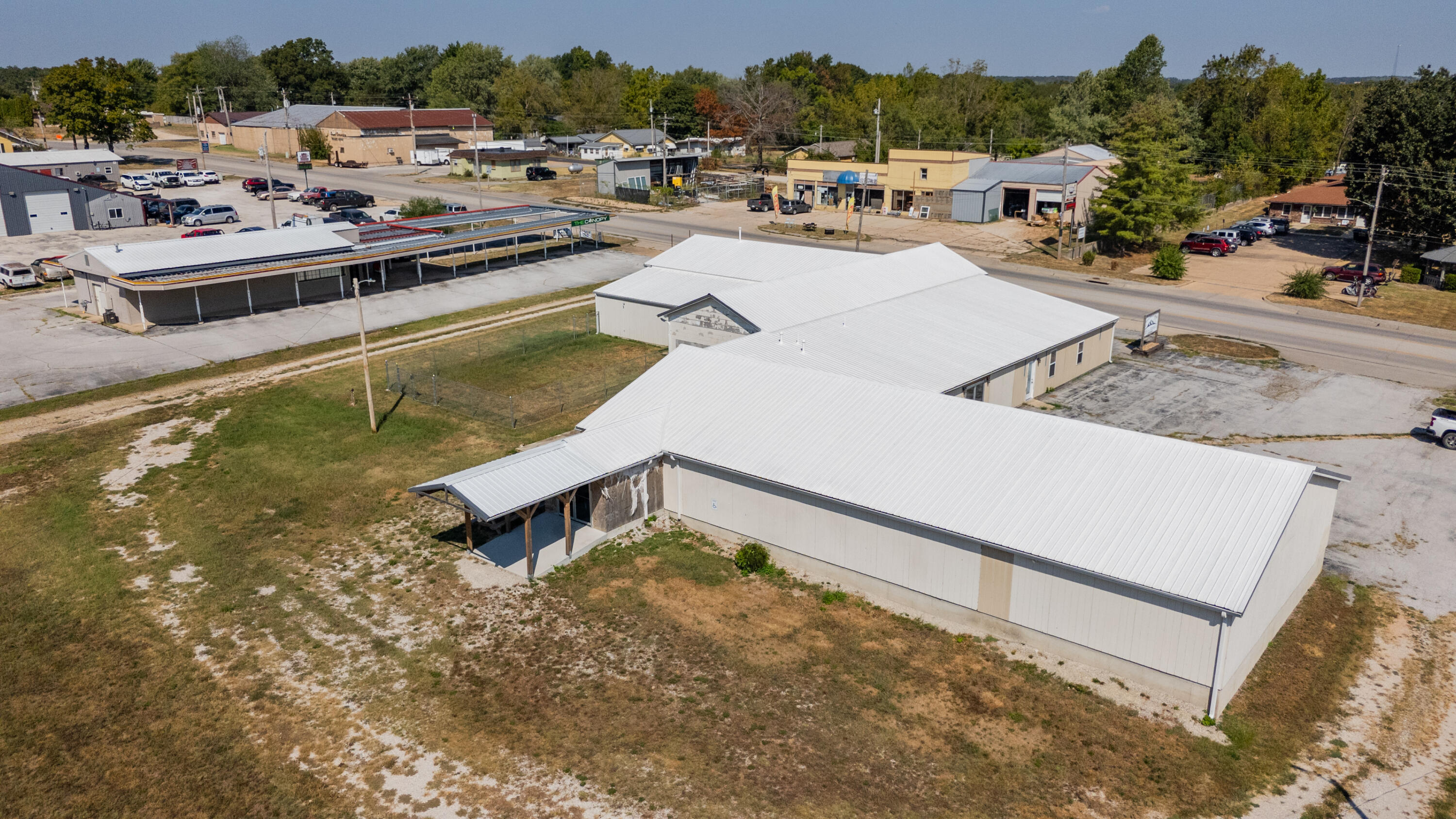 Photo 33 - Commercial Sale for sale – 610 W 3rd   Mountain Grove, MO