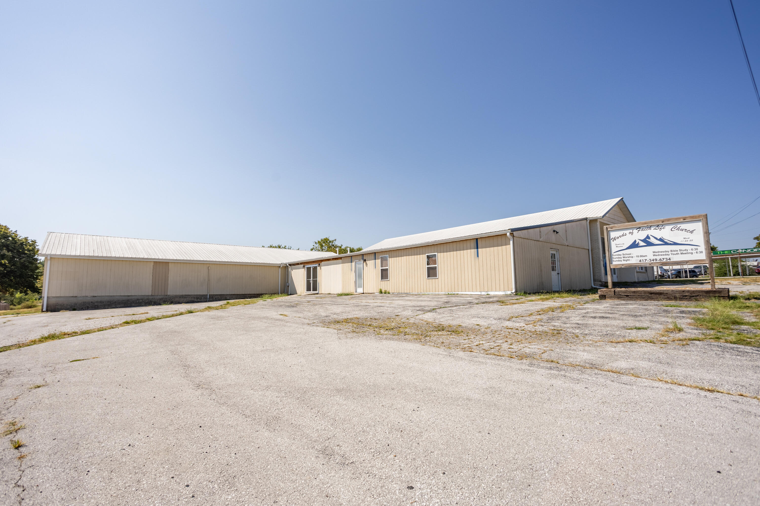 Photo 2 - Commercial Sale for sale – 610 W 3rd   Mountain Grove, MO