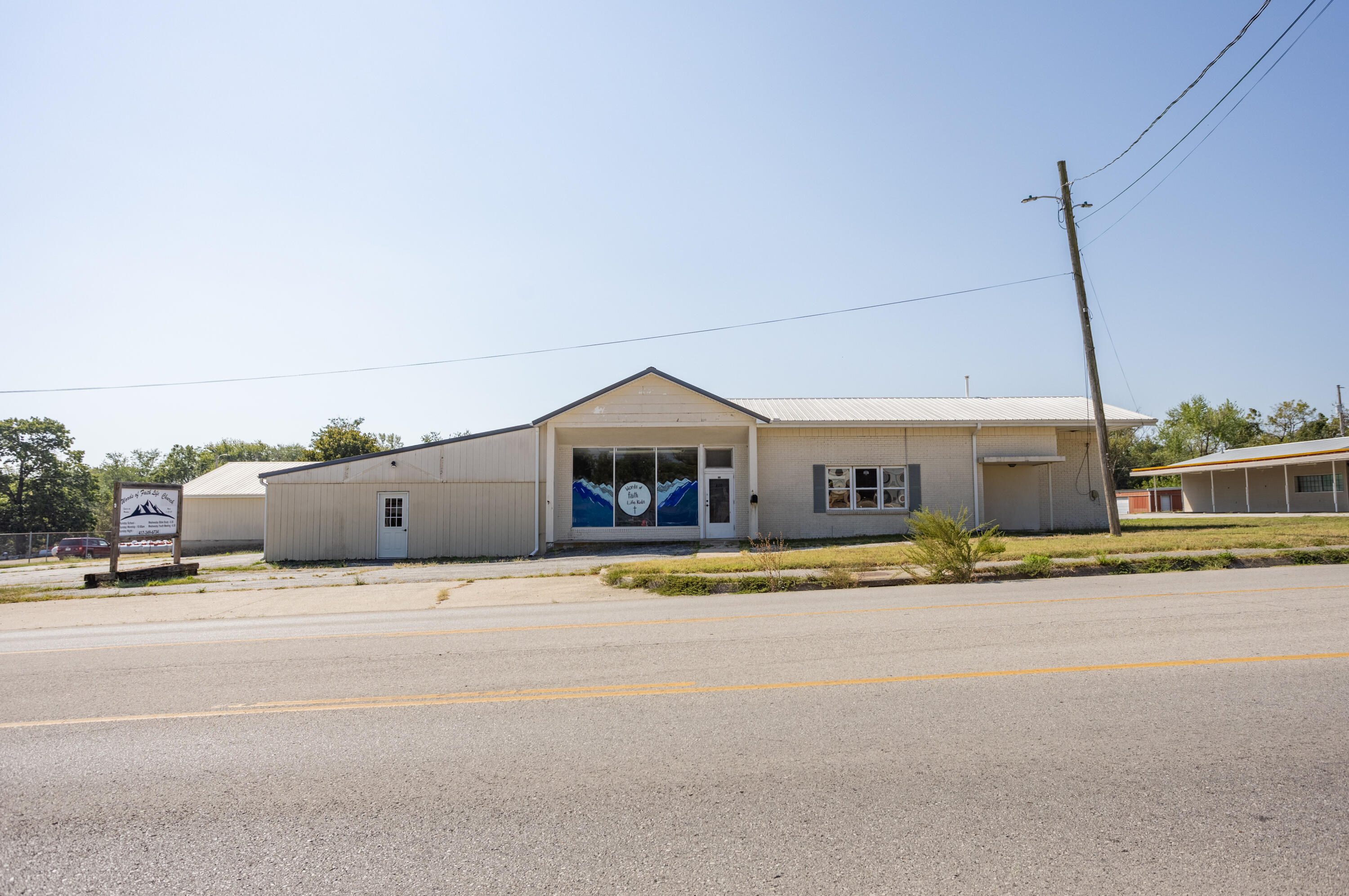 Photo 3 - Commercial Sale for sale – 610 W 3rd   Mountain Grove, MO
