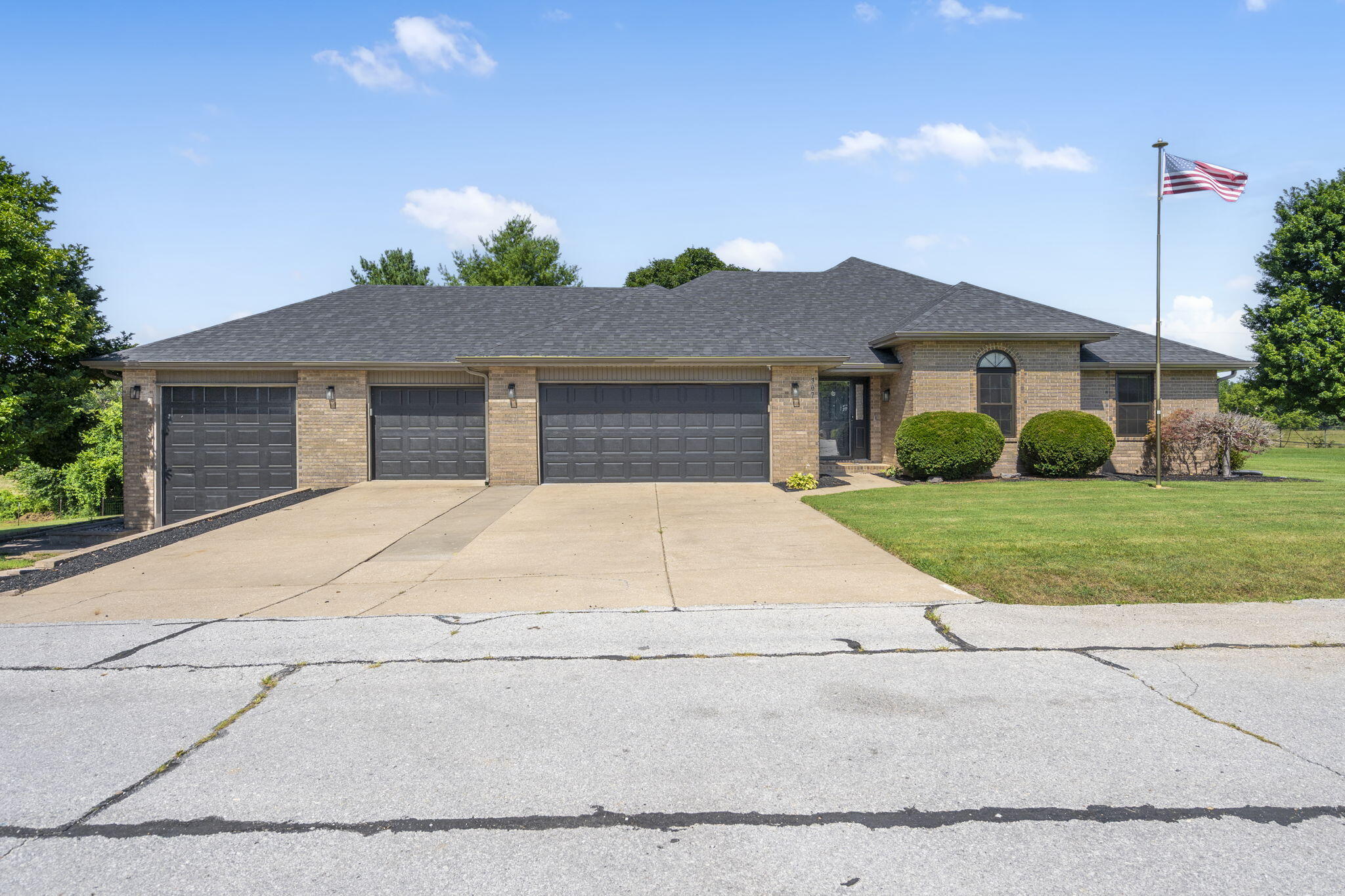 Residential for sale – 307 S 38th Street  Nixa, MO