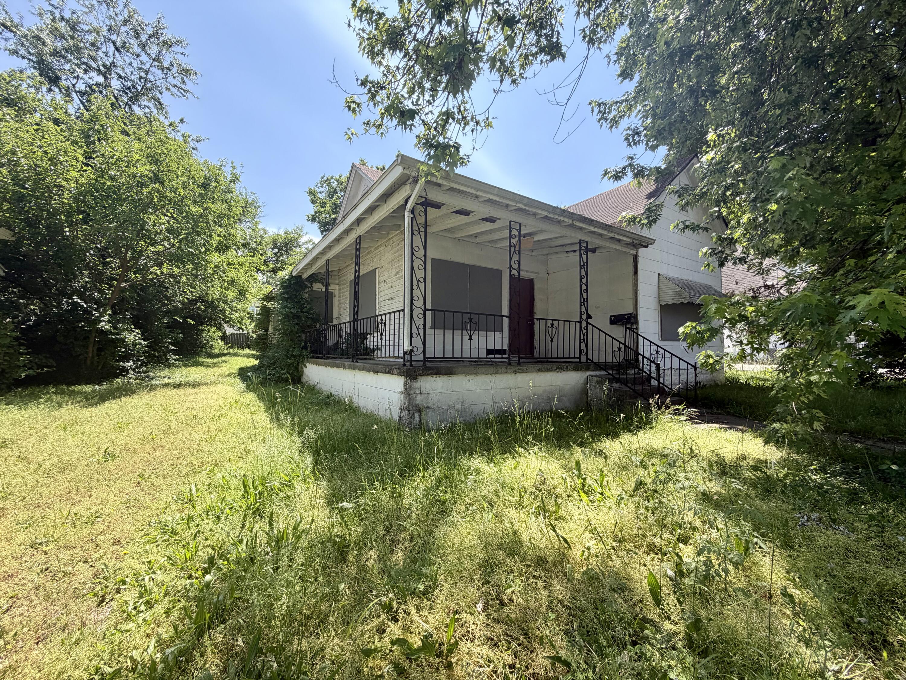 Photo 2 - Residential for sale – 620 S Douglas Avenue  Springfield, MO