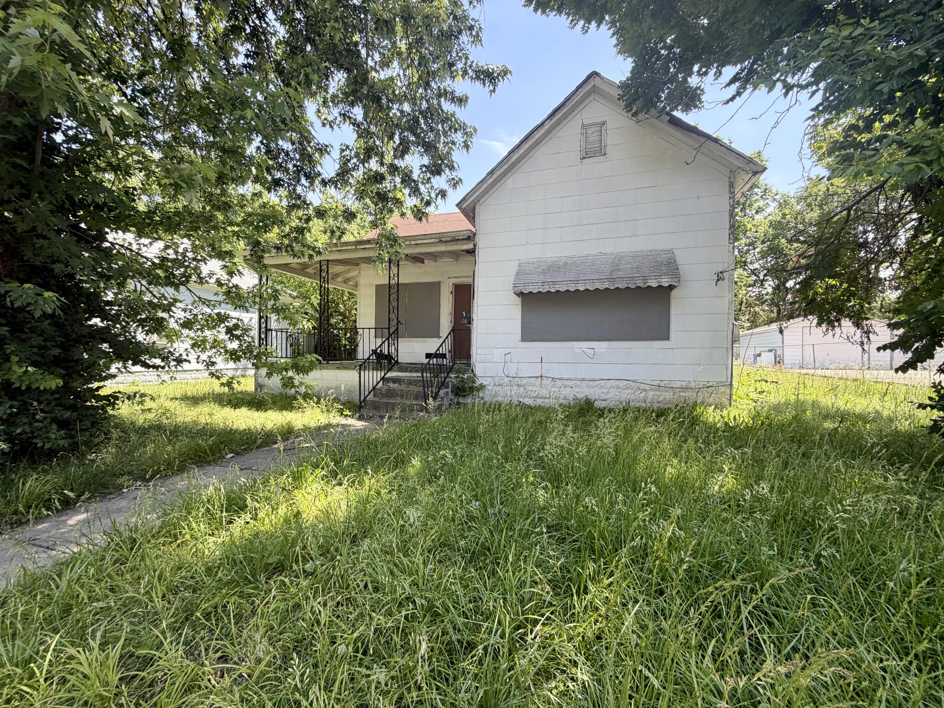 Residential for sale – 620 S Douglas Avenue  Springfield, MO