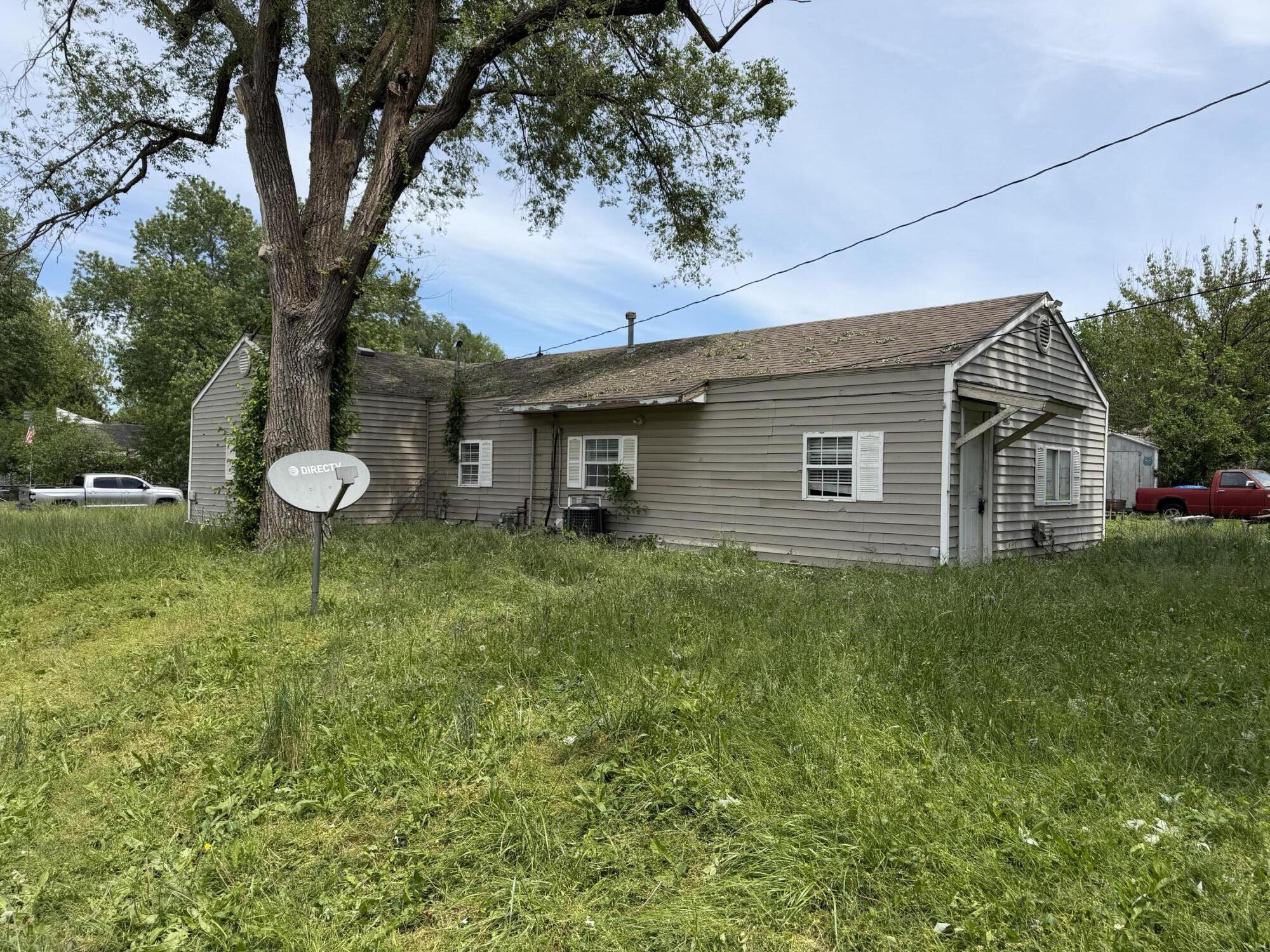 Photo 3 - Residential for sale – 1330 W Thoman Street  Springfield, MO