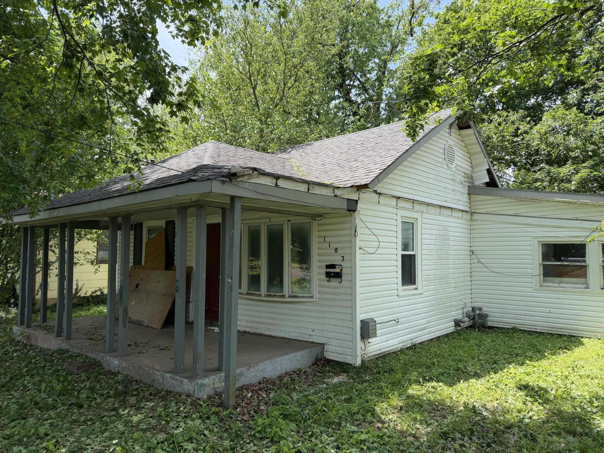 Photo 2 - Residential for sale – 1103 N Ethyl Avenue  Springfield, MO