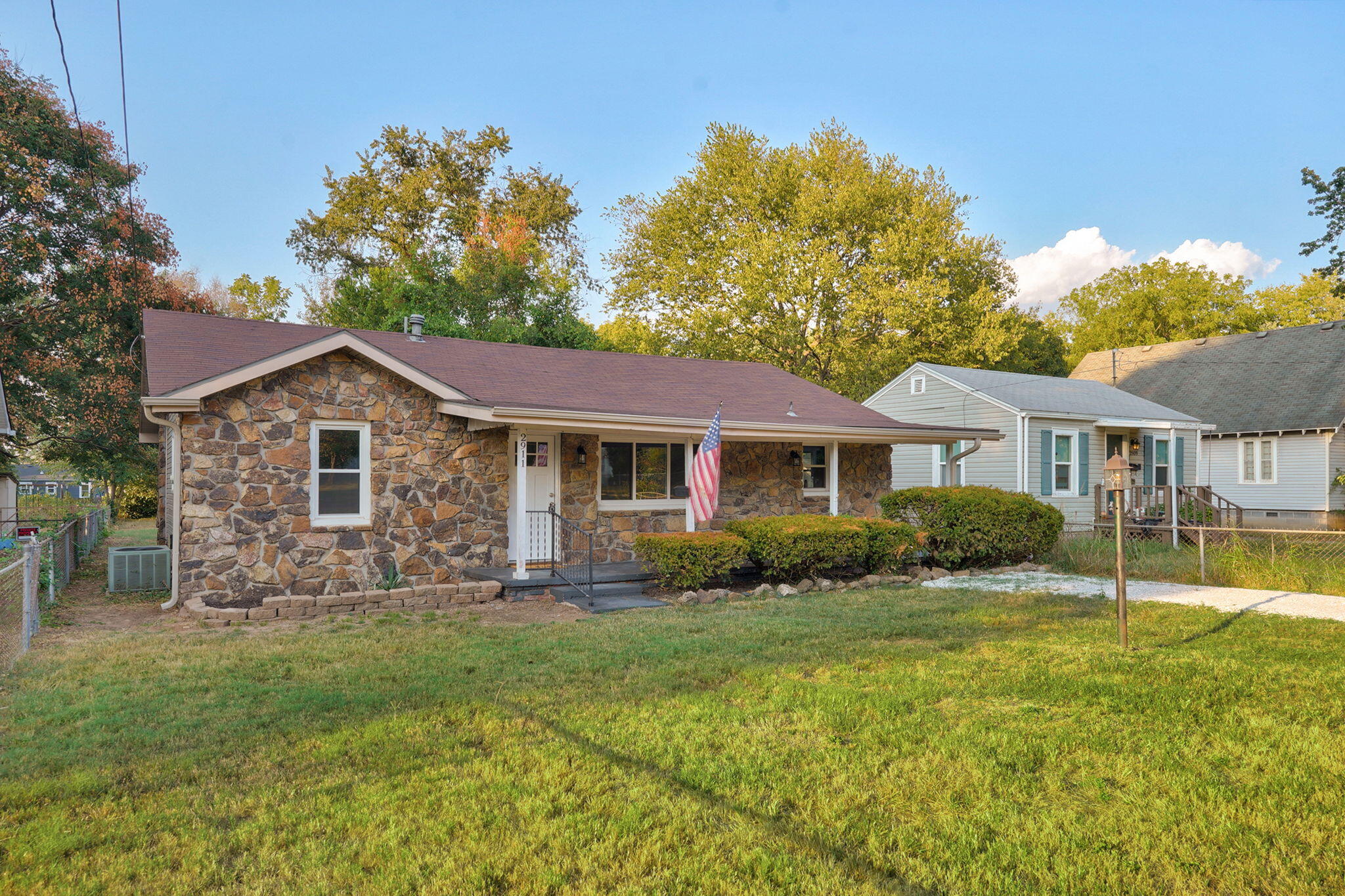 Photo 3 - Residential for sale – 2911 W Latoka Street  Springfield, MO