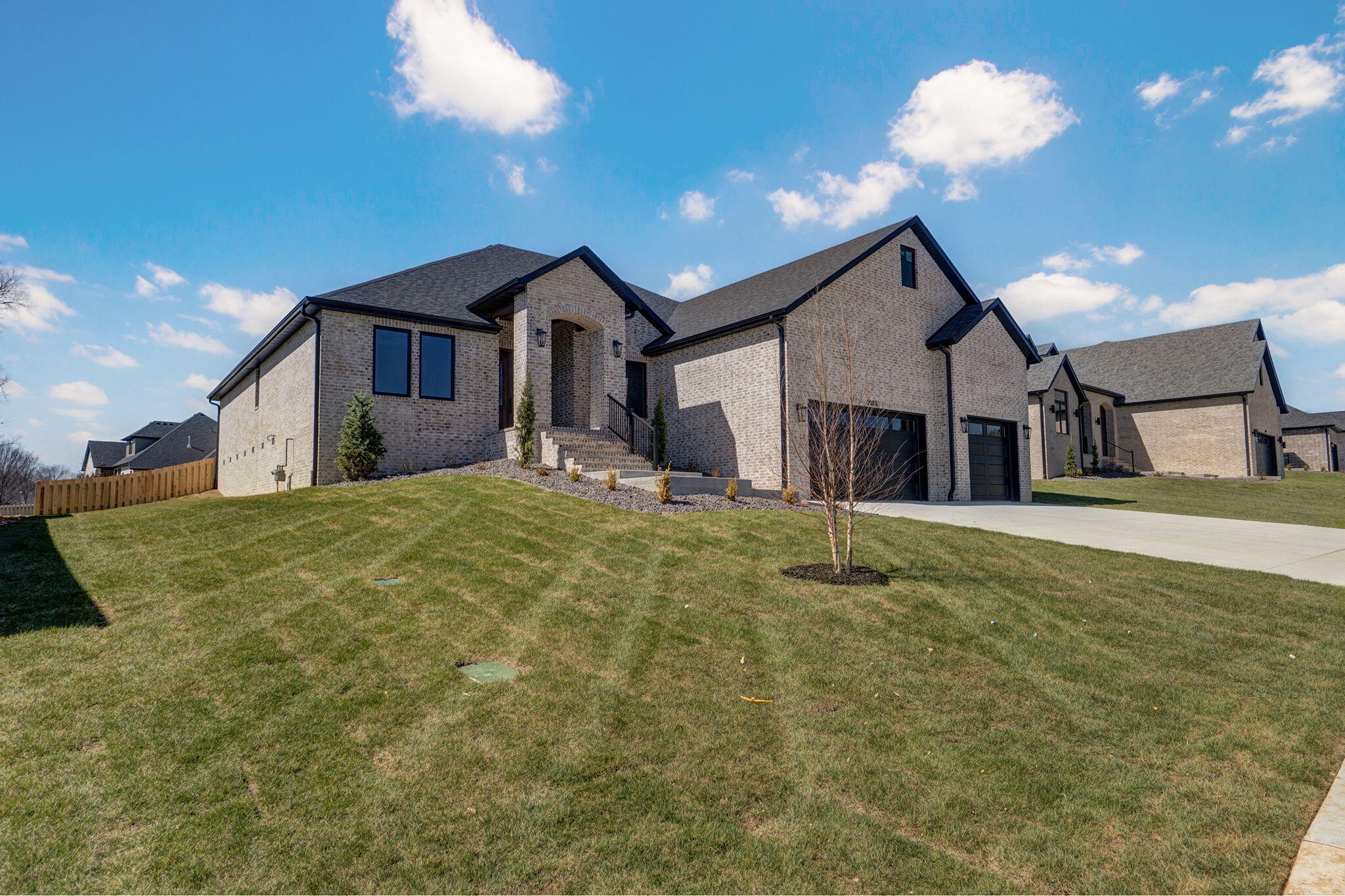 Photo 3 - Residential for sale – 2023 N Silver Charm Avenue  Springfield, MO