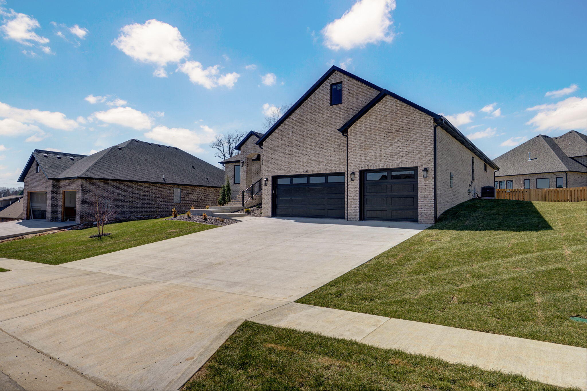 Photo 4 - Residential for sale – 2023 N Silver Charm Avenue  Springfield, MO