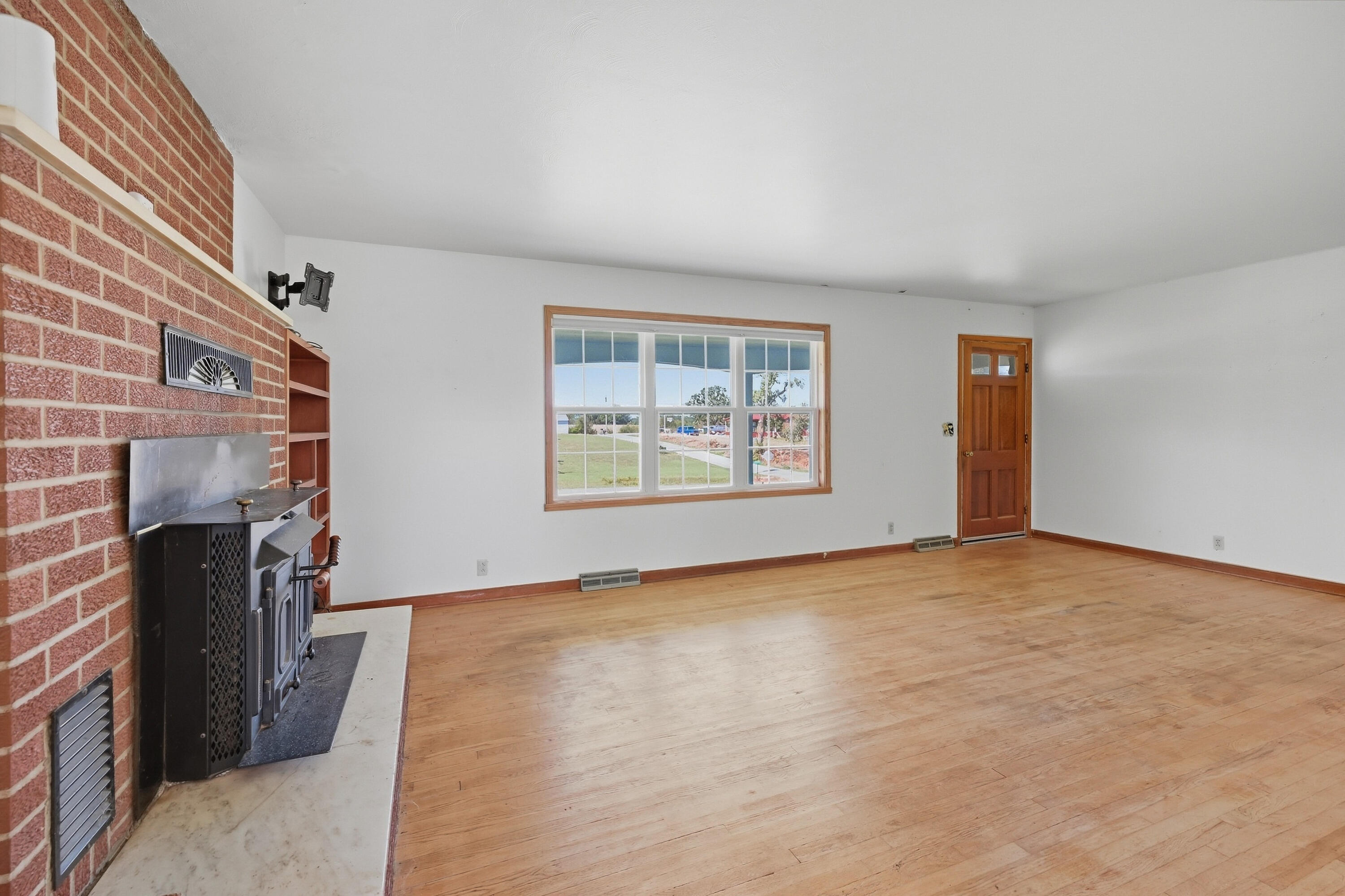 Photo 4 - Farm for sale – 18059  Highway O   Stark City, MO