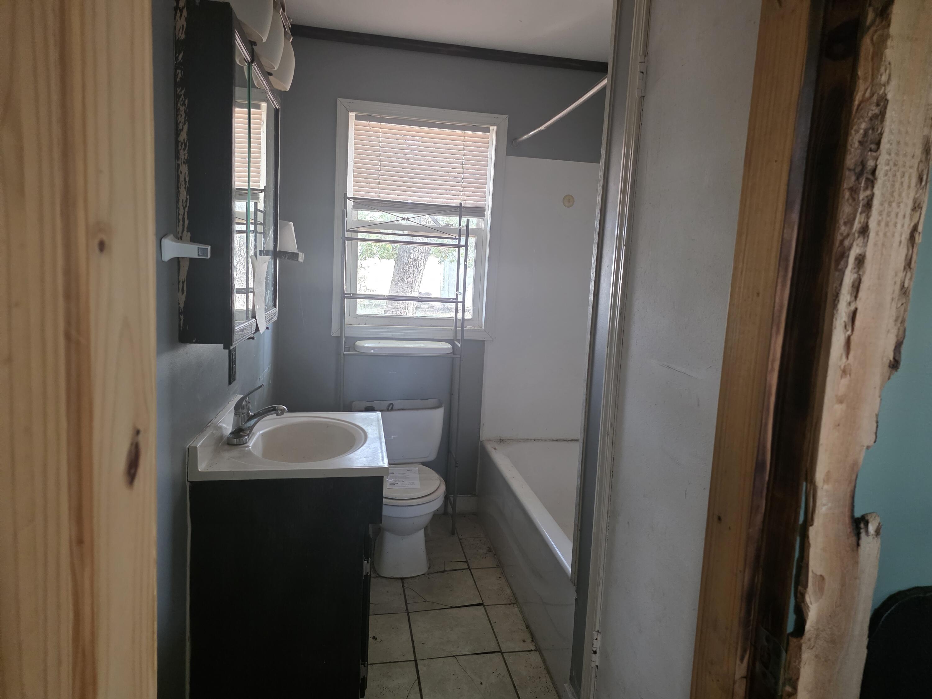 Photo 10 - Residential for sale – 515 S Beverly Street  Billings, MO