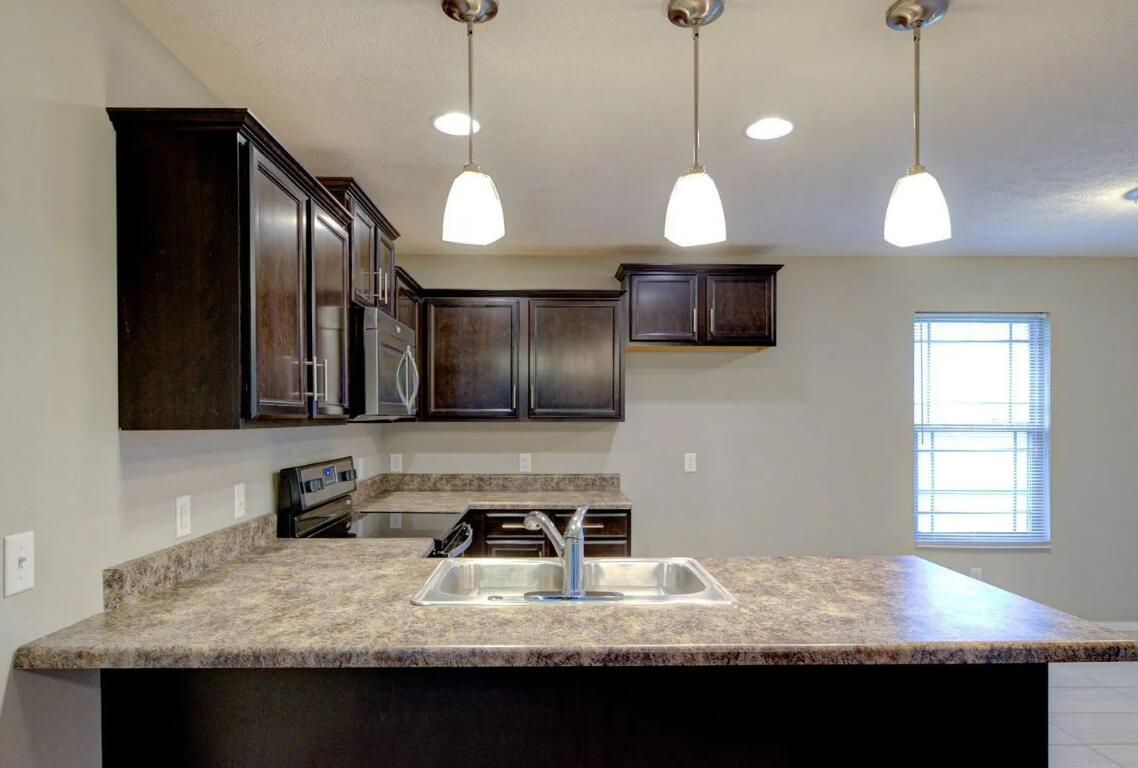 Photo 4 - Residential for sale – 1702 N Hoover Drive  Ozark, MO