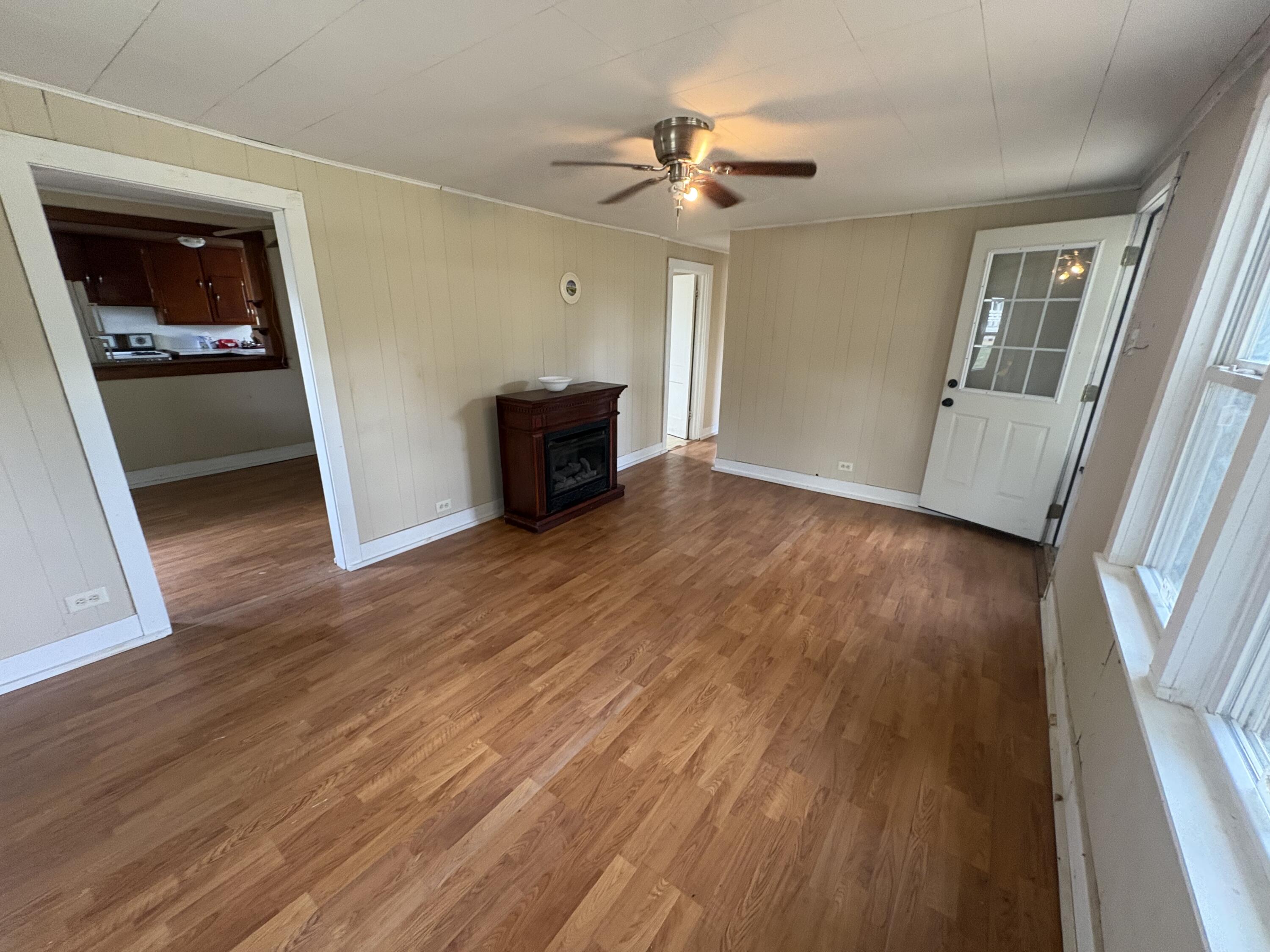 Photo 3 - Residential for sale – 608  Ozark Street  Houston, MO