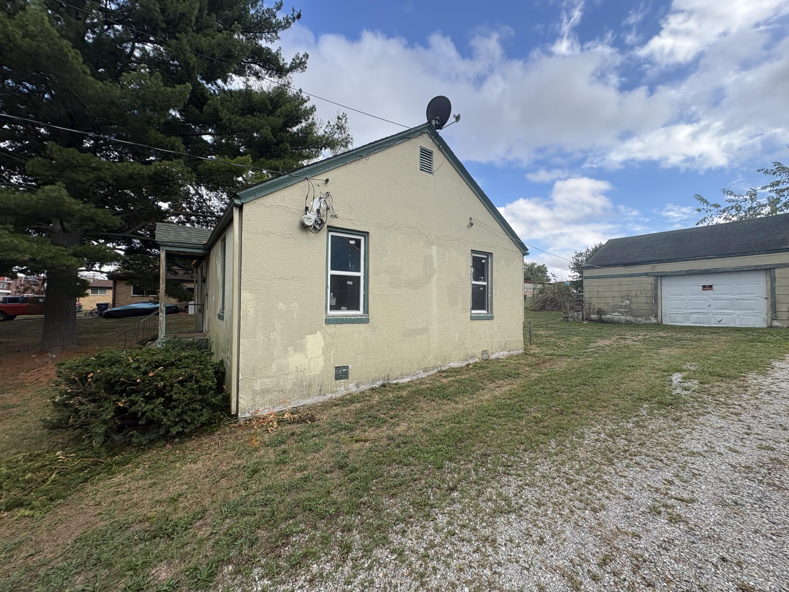 Photo 10 - Residential for sale – 608  Ozark Street  Houston, MO