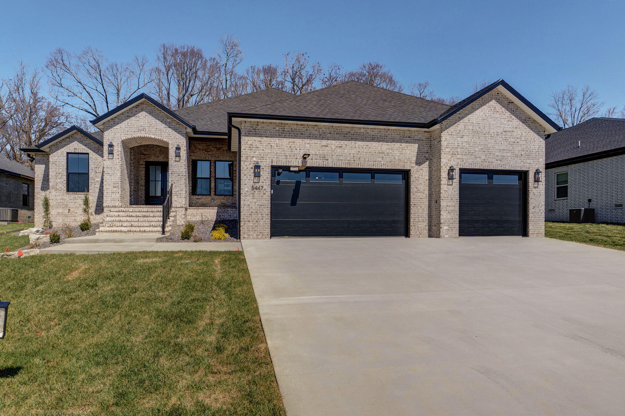 Photo 2 - Residential for sale – 5447 E Wild Horse Drive  Springfield, MO