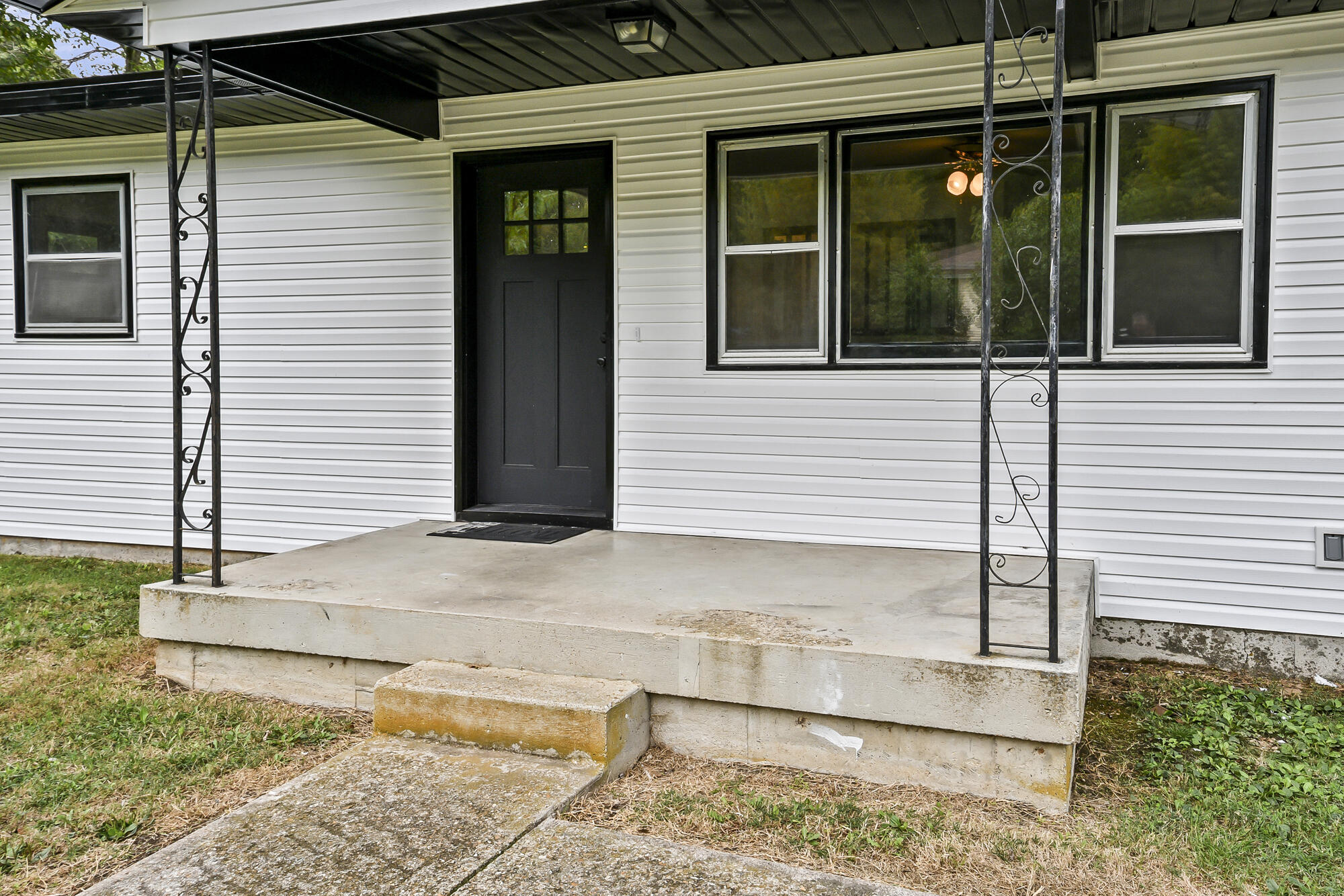 Photo 7 - Residential for sale – 546  Massey Street  Marshfield, MO