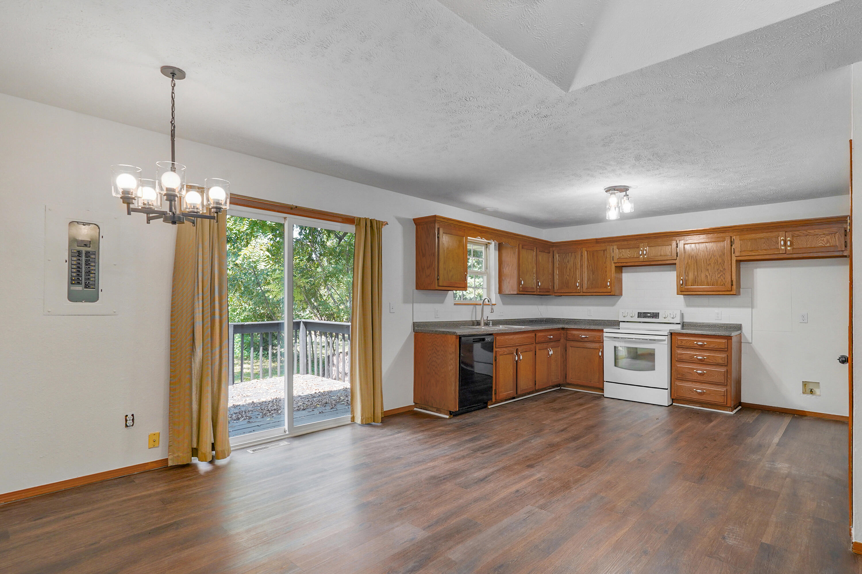 Photo 4 - Residential for sale – 2015 N Benton Avenue  Springfield, MO
