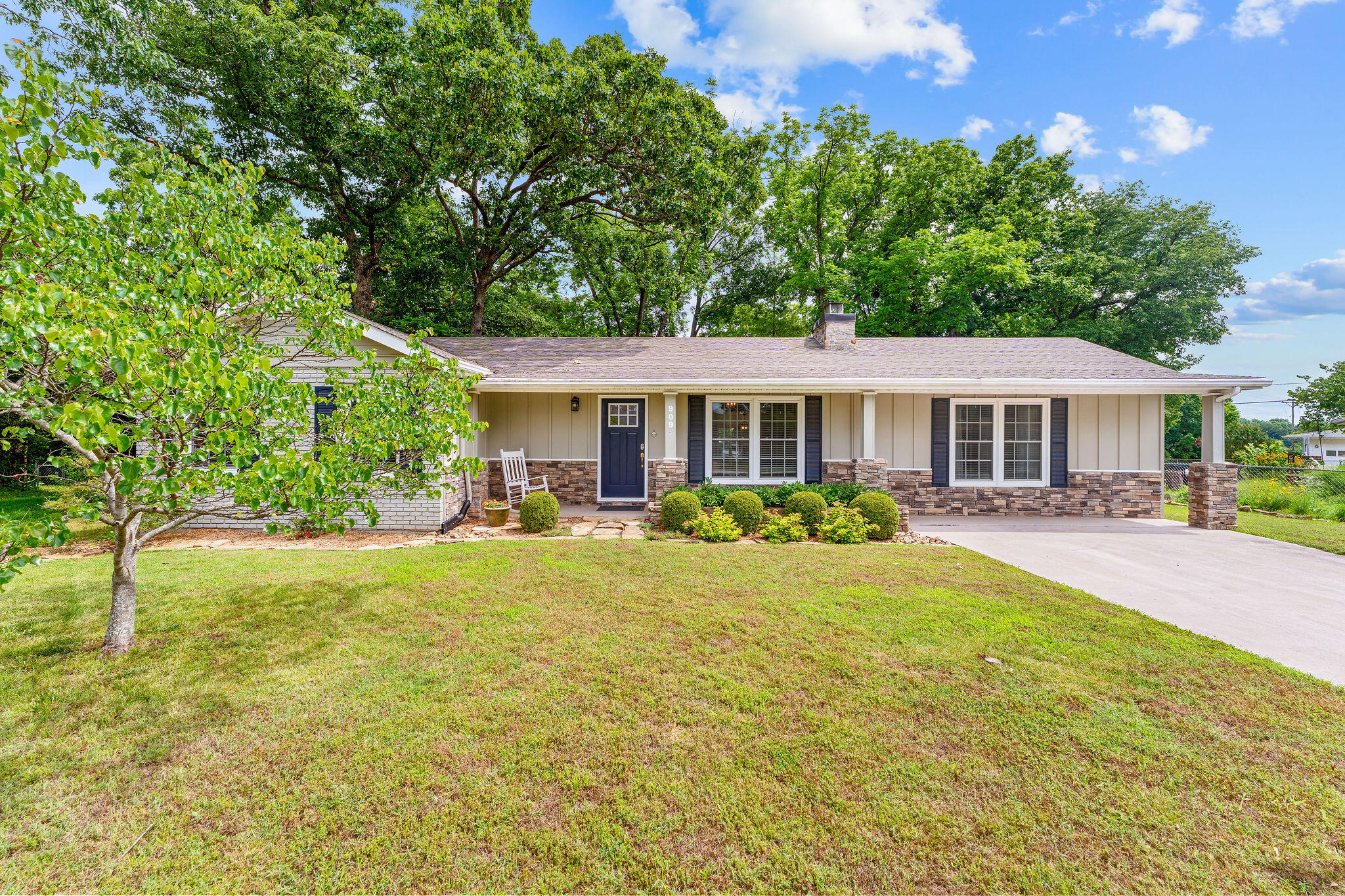 Photo 30 - Residential for sale – 909  Cliff Drive  Branson, MO